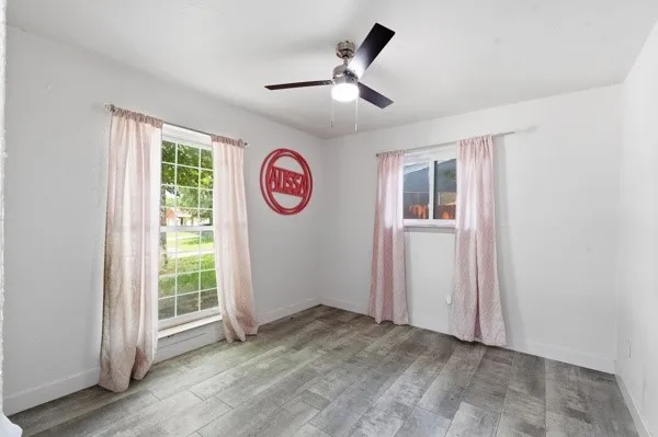 Single Family Residence For Sale in Tarrant County , 714 S Deerfield Circle, Arlington, Texas 76015, 4 Bedroom, 2 Bathroom, 1 Garage spaces, 2,281 Sqft, built in 1972, mls#21276003, Real Estate Agent in Arlington, Homes For Sale in Tarrant county, Homes For Sale in Arlington, Realtor in Arlington Texas, Real Estate Brokerage Independent Realty Texas, Luminita Cordes Realtor