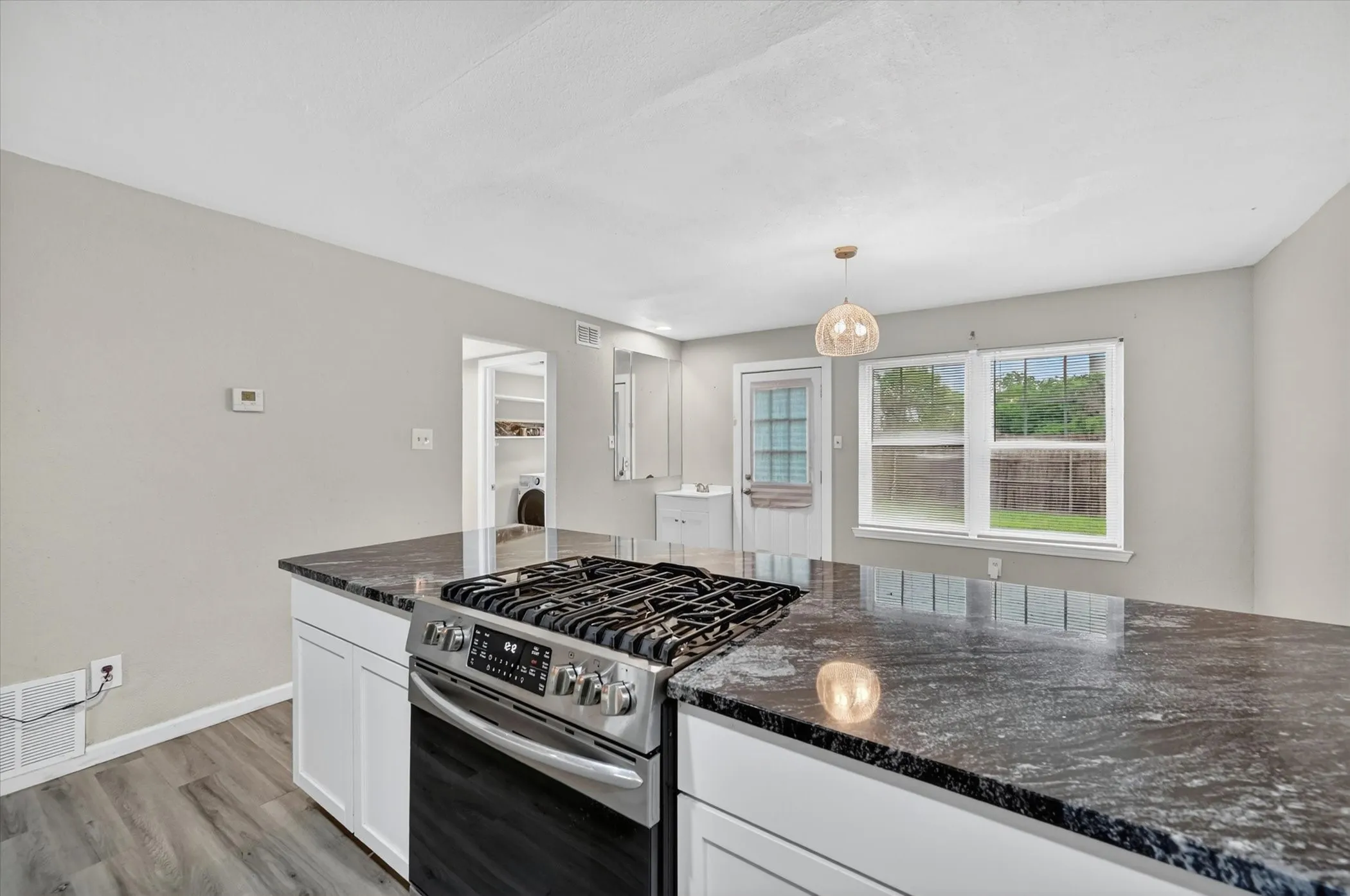 Single Family Residence For Sale in Dallas County , 3025 David Drive, Rowlett, Texas 75088, 4 Bedroom, 2 Bathroom, 2 Garage spaces, 2,176 Sqft, built in 1986, mls#21260607, Real Estate Agent in Rowlett, Homes For Sale in Dallas county, Homes For Sale in Rowlett, Realtor in Rowlett Texas, Real Estate Brokerage Independent Realty Texas, Luminita Cordes Realtor