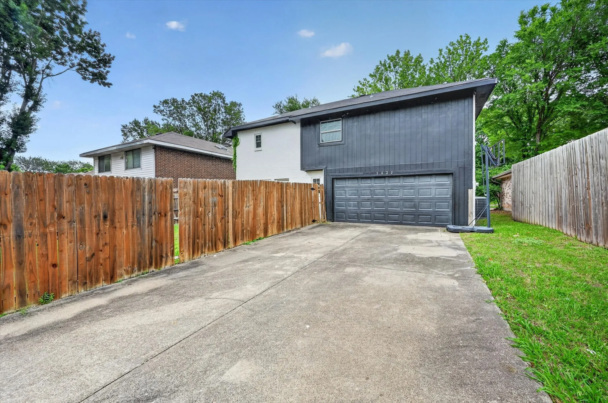 Single Family Residence For Sale in Dallas County , 3025 David Drive, Rowlett, Texas 75088, 4 Bedroom, 2 Bathroom, 2 Garage spaces, 2,176 Sqft, built in 1986, mls#21260607, Real Estate Agent in Rowlett, Homes For Sale in Dallas county, Homes For Sale in Rowlett, Realtor in Rowlett Texas, Real Estate Brokerage Independent Realty Texas, Luminita Cordes Realtor