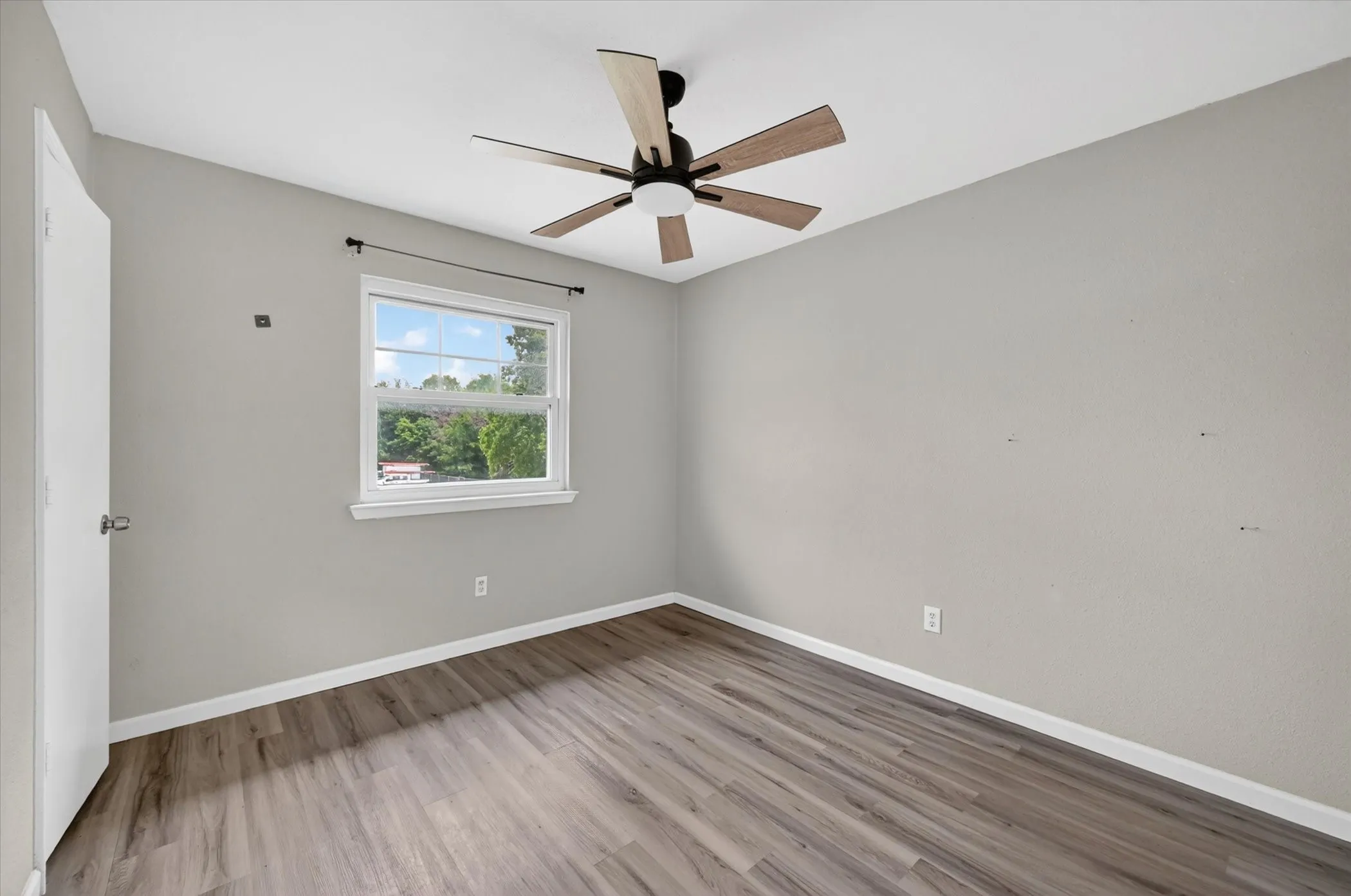 Single Family Residence For Sale in Dallas County , 3025 David Drive, Rowlett, Texas 75088, 4 Bedroom, 2 Bathroom, 2 Garage spaces, 2,176 Sqft, built in 1986, mls#21260607, Real Estate Agent in Rowlett, Homes For Sale in Dallas county, Homes For Sale in Rowlett, Realtor in Rowlett Texas, Real Estate Brokerage Independent Realty Texas, Luminita Cordes Realtor
