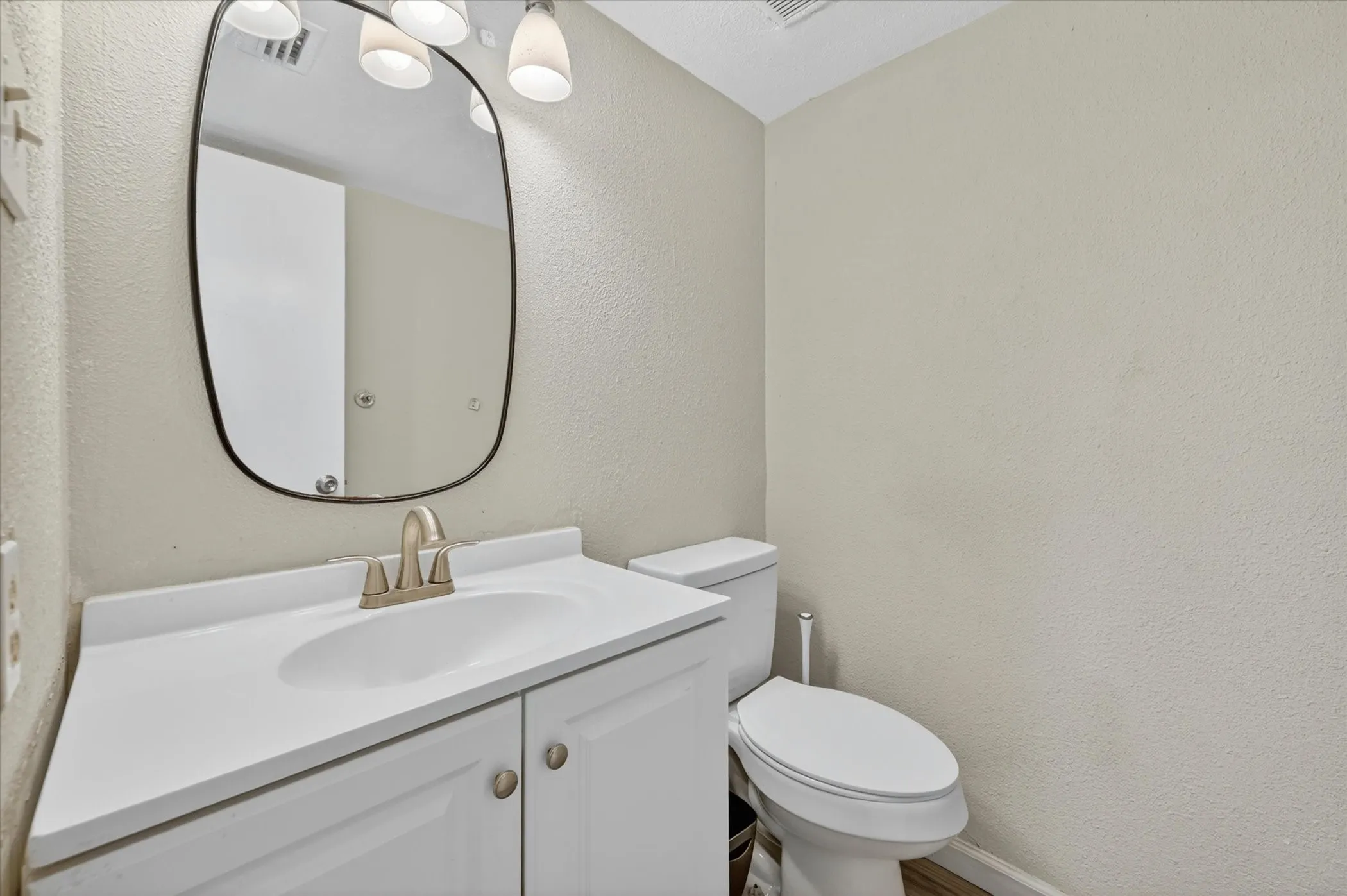 Single Family Residence For Sale in Dallas County , 3025 David Drive, Rowlett, Texas 75088, 4 Bedroom, 2 Bathroom, 2 Garage spaces, 2,176 Sqft, built in 1986, mls#21260607, Real Estate Agent in Rowlett, Homes For Sale in Dallas county, Homes For Sale in Rowlett, Realtor in Rowlett Texas, Real Estate Brokerage Independent Realty Texas, Luminita Cordes Realtor