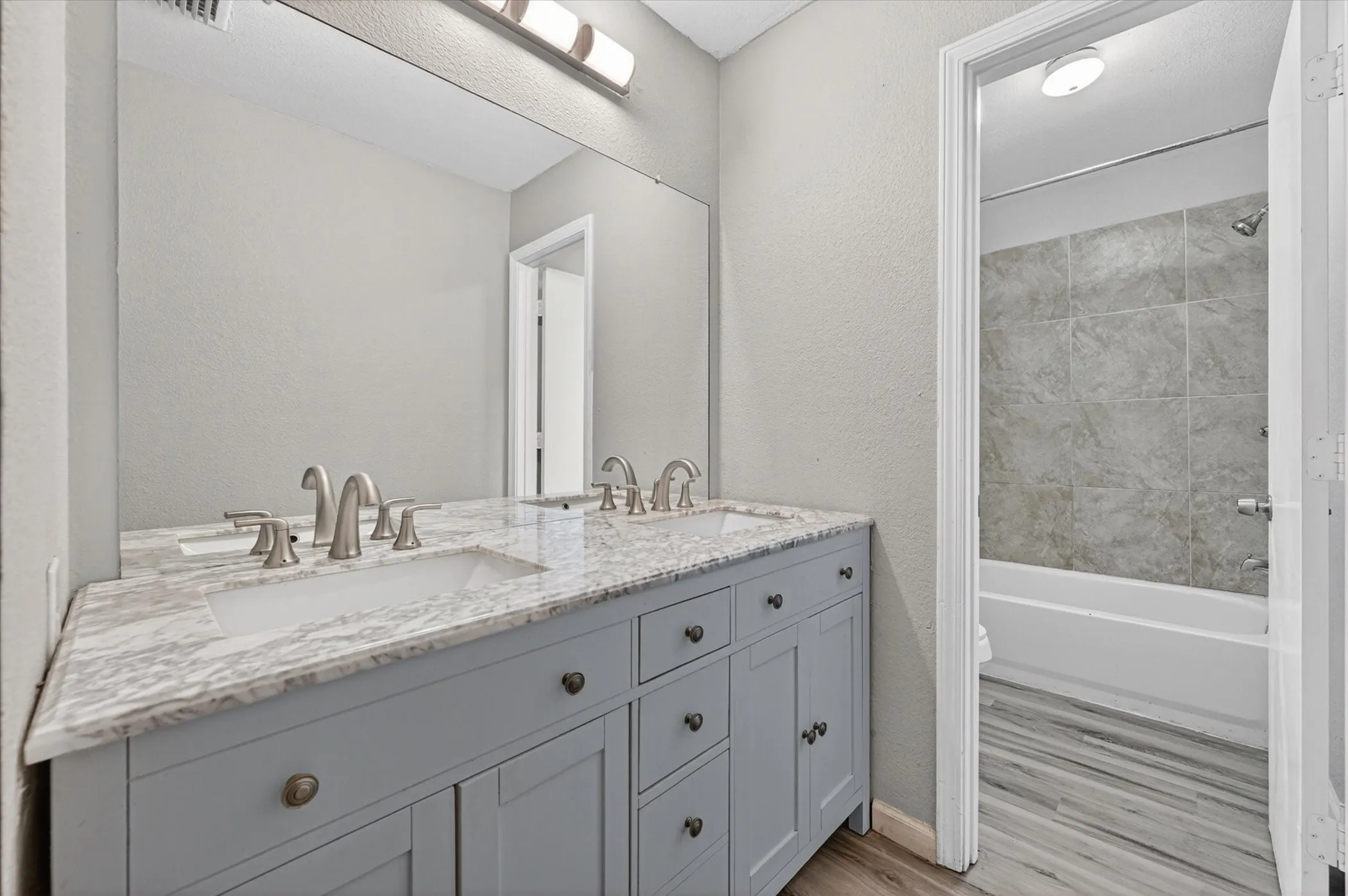 Single Family Residence For Sale in Dallas County , 3025 David Drive, Rowlett, Texas 75088, 4 Bedroom, 2 Bathroom, 2 Garage spaces, 2,176 Sqft, built in 1986, mls#21260607, Real Estate Agent in Rowlett, Homes For Sale in Dallas county, Homes For Sale in Rowlett, Realtor in Rowlett Texas, Real Estate Brokerage Independent Realty Texas, Luminita Cordes Realtor