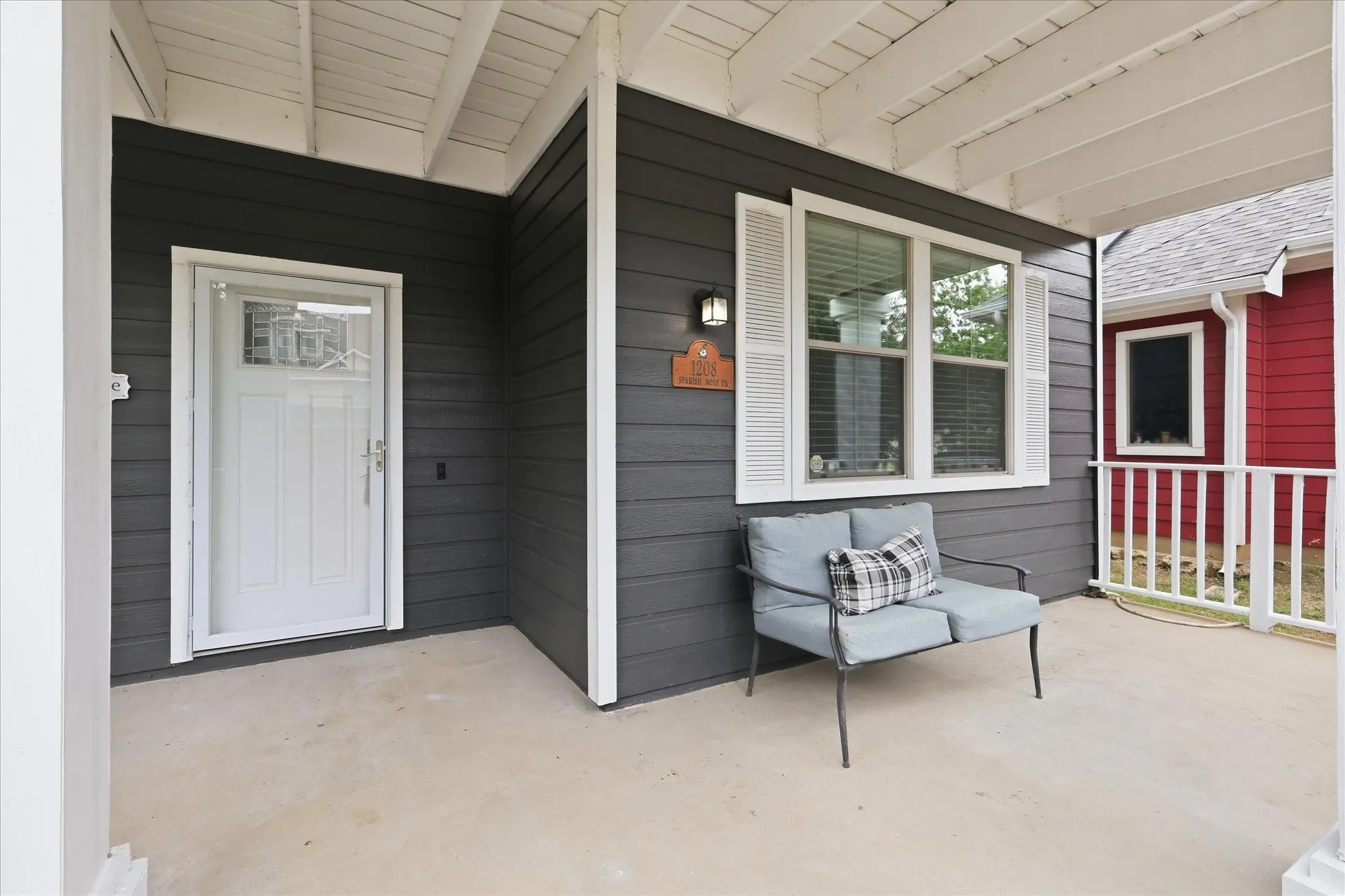 Single Family Residence For Sale in Denton County , 1208 Spanish Moss Drive, Savannah, Texas 76227, 4 Bedroom, 3 Bathroom, 2 Garage spaces, 2,068 Sqft, built in 2005, mls#21276056, Real Estate Agent in Savannah, Homes For Sale in Denton county, Homes For Sale in Savannah, Realtor in Savannah Texas, Real Estate Brokerage Independent Realty Texas, Luminita Cordes Realtor