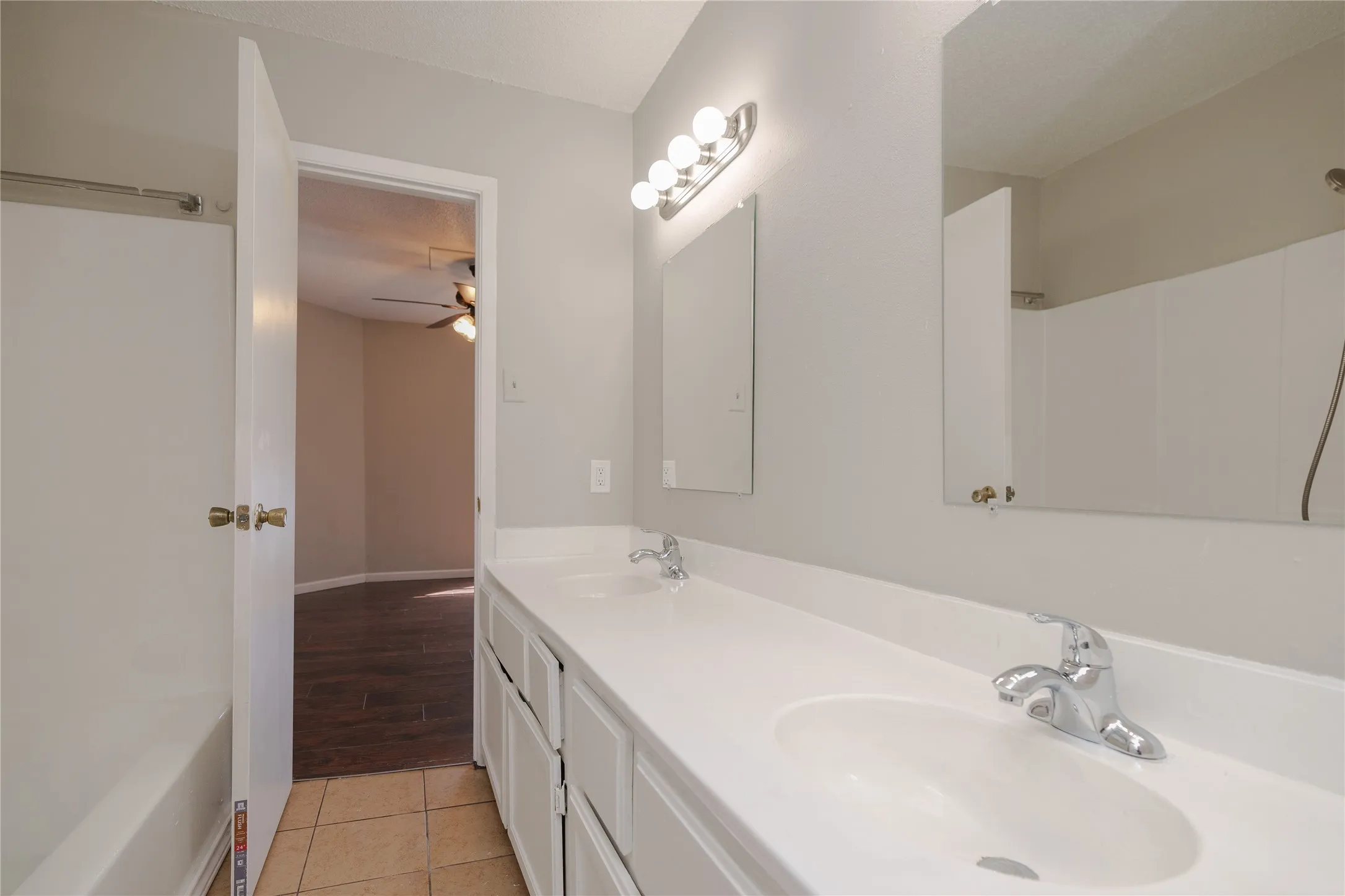 Quadruplex For Sale in Dallas County , 2821 Wimbledon Court, Garland, Texas 75041, 2 Bedroom, 2 Bathroom, Garage spaces, 0 Sqft, built in 1984, mls#21274690, Real Estate Agent in Garland, Homes For Sale in Dallas county, Homes For Sale in Garland, Realtor in Garland Texas, Real Estate Brokerage Independent Realty Texas, Luminita Cordes Realtor