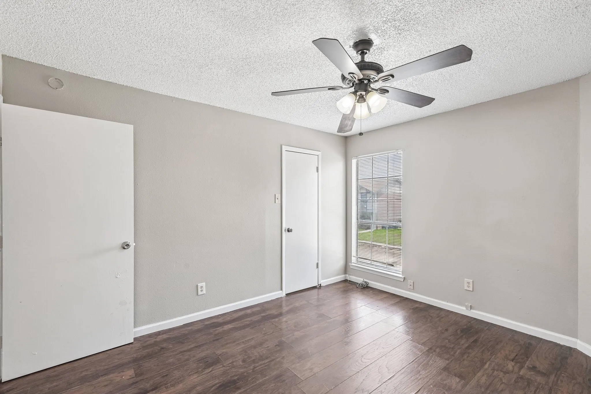 Quadruplex For Sale in Dallas County , 2813 Wimbledon Court, Garland, Texas 75041, 2 Bedroom, 2 Bathroom, Garage spaces, 0 Sqft, built in 1984, mls#21274695, Real Estate Agent in Garland, Homes For Sale in Dallas county, Homes For Sale in Garland, Realtor in Garland Texas, Real Estate Brokerage Independent Realty Texas, Luminita Cordes Realtor
