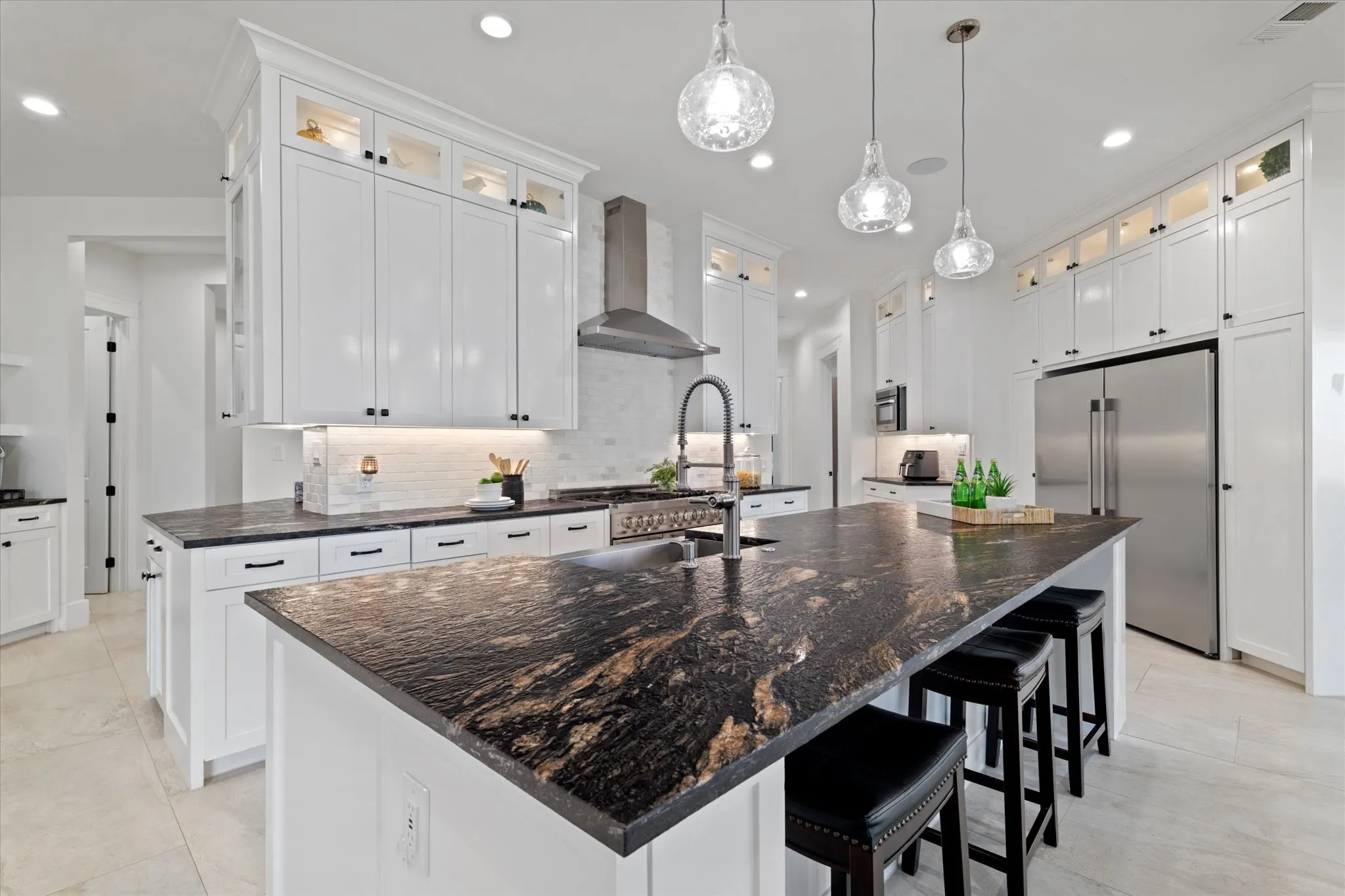 Single Family Residence For Rent in Kaufman County , 8791 Southern Shore Court, Kemp, Texas 75143, 5 Bedroom, 6 Bathroom, 2 Garage spaces, 4,600 Sqft, built in 2020, mls#21276068, Real Estate Agent in Kemp, Homes For Rent in Kaufman county, Homes For Rent in Kemp, Realtor in Kemp Texas, Real Estate Brokerage Independent Realty Texas, Luminita Cordes Realtor