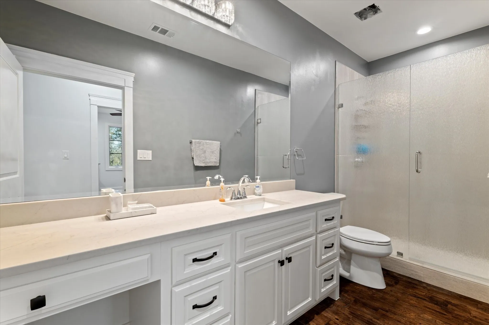 Single Family Residence For Rent in Kaufman County , 8791 Southern Shore Court, Kemp, Texas 75143, 5 Bedroom, 6 Bathroom, 2 Garage spaces, 4,600 Sqft, built in 2020, mls#21276068, Real Estate Agent in Kemp, Homes For Rent in Kaufman county, Homes For Rent in Kemp, Realtor in Kemp Texas, Real Estate Brokerage Independent Realty Texas, Luminita Cordes Realtor