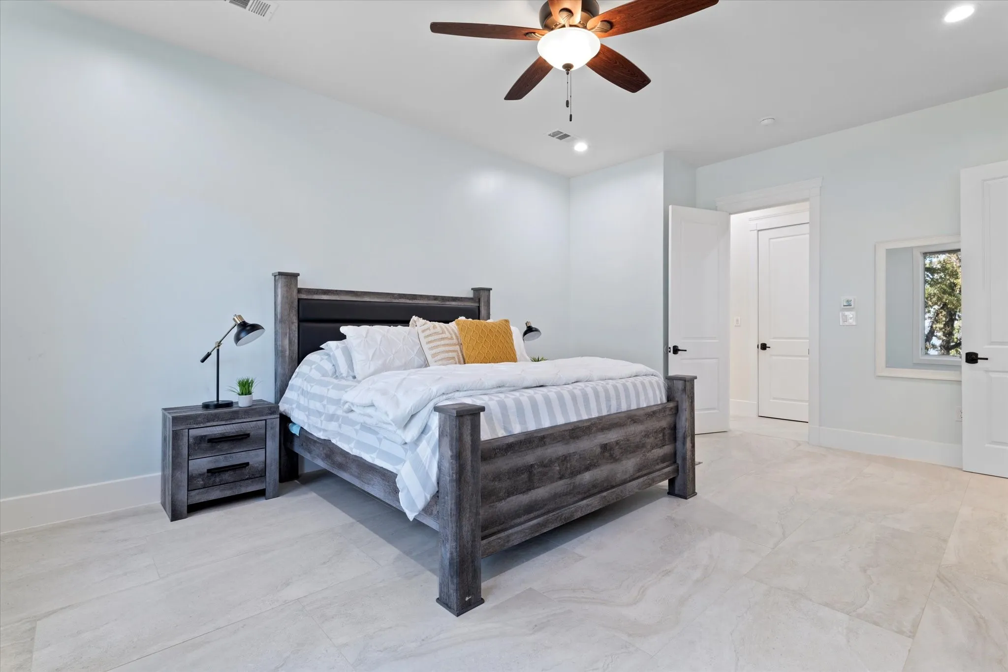 Single Family Residence For Rent in Kaufman County , 8791 Southern Shore Court, Kemp, Texas 75143, 5 Bedroom, 6 Bathroom, 2 Garage spaces, 4,600 Sqft, built in 2020, mls#21276068, Real Estate Agent in Kemp, Homes For Rent in Kaufman county, Homes For Rent in Kemp, Realtor in Kemp Texas, Real Estate Brokerage Independent Realty Texas, Luminita Cordes Realtor