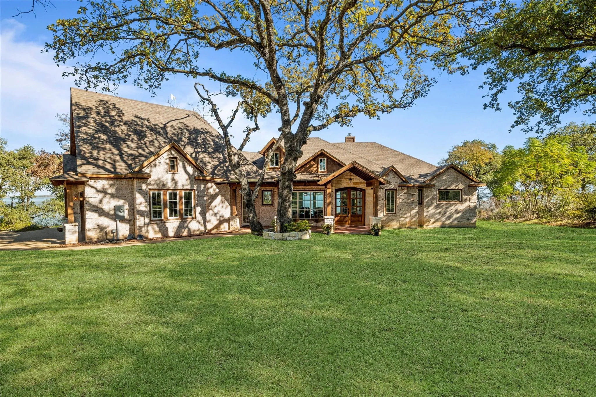 Single Family Residence For Rent in Kaufman County , 8791 Southern Shore Court, Kemp, Texas 75143, 5 Bedroom, 6 Bathroom, 2 Garage spaces, 4,600 Sqft, built in 2020, mls#21276068, Real Estate Agent in Kemp, Homes For Rent in Kaufman county, Homes For Rent in Kemp, Realtor in Kemp Texas, Real Estate Brokerage Independent Realty Texas, Luminita Cordes Realtor