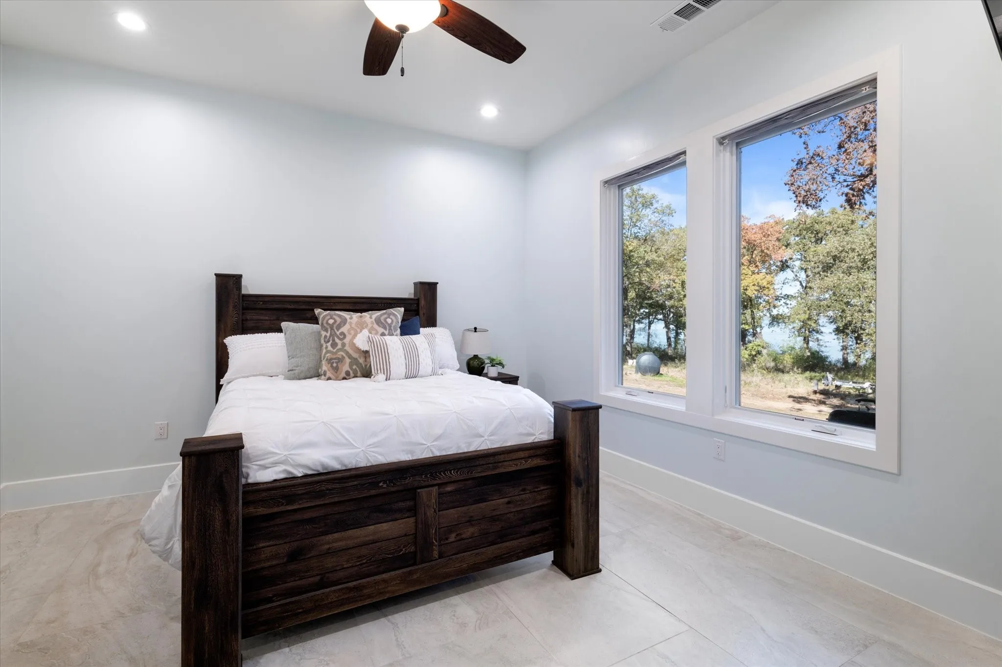 Single Family Residence For Rent in Kaufman County , 8791 Southern Shore Court, Kemp, Texas 75143, 5 Bedroom, 6 Bathroom, 2 Garage spaces, 4,600 Sqft, built in 2020, mls#21276068, Real Estate Agent in Kemp, Homes For Rent in Kaufman county, Homes For Rent in Kemp, Realtor in Kemp Texas, Real Estate Brokerage Independent Realty Texas, Luminita Cordes Realtor