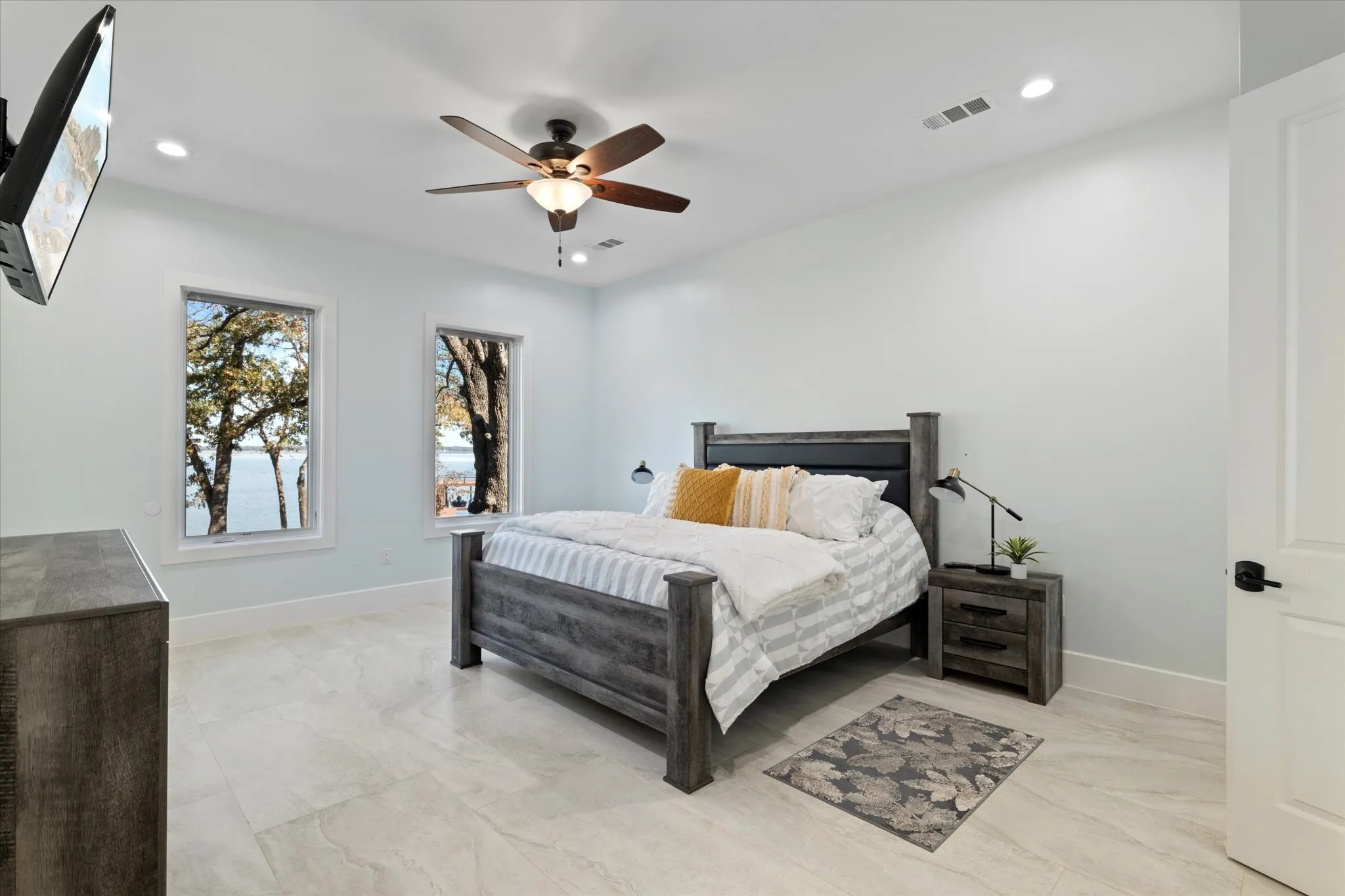 Single Family Residence For Rent in Kaufman County , 8791 Southern Shore Court, Kemp, Texas 75143, 5 Bedroom, 6 Bathroom, 2 Garage spaces, 4,600 Sqft, built in 2020, mls#21276068, Real Estate Agent in Kemp, Homes For Rent in Kaufman county, Homes For Rent in Kemp, Realtor in Kemp Texas, Real Estate Brokerage Independent Realty Texas, Luminita Cordes Realtor