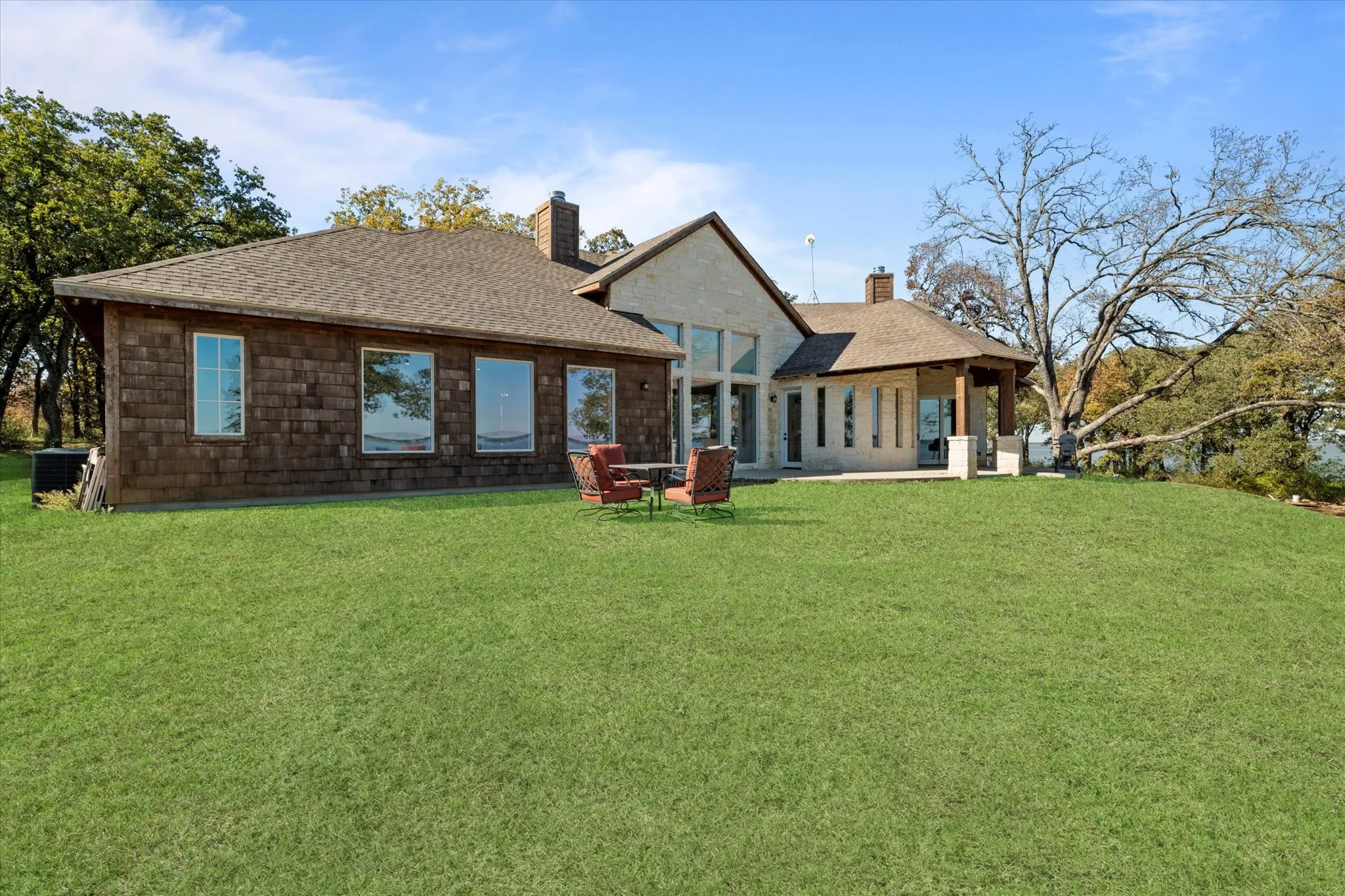 Single Family Residence For Rent in Kaufman County , 8791 Southern Shore Court, Kemp, Texas 75143, 5 Bedroom, 6 Bathroom, 2 Garage spaces, 4,600 Sqft, built in 2020, mls#21276068, Real Estate Agent in Kemp, Homes For Rent in Kaufman county, Homes For Rent in Kemp, Realtor in Kemp Texas, Real Estate Brokerage Independent Realty Texas, Luminita Cordes Realtor