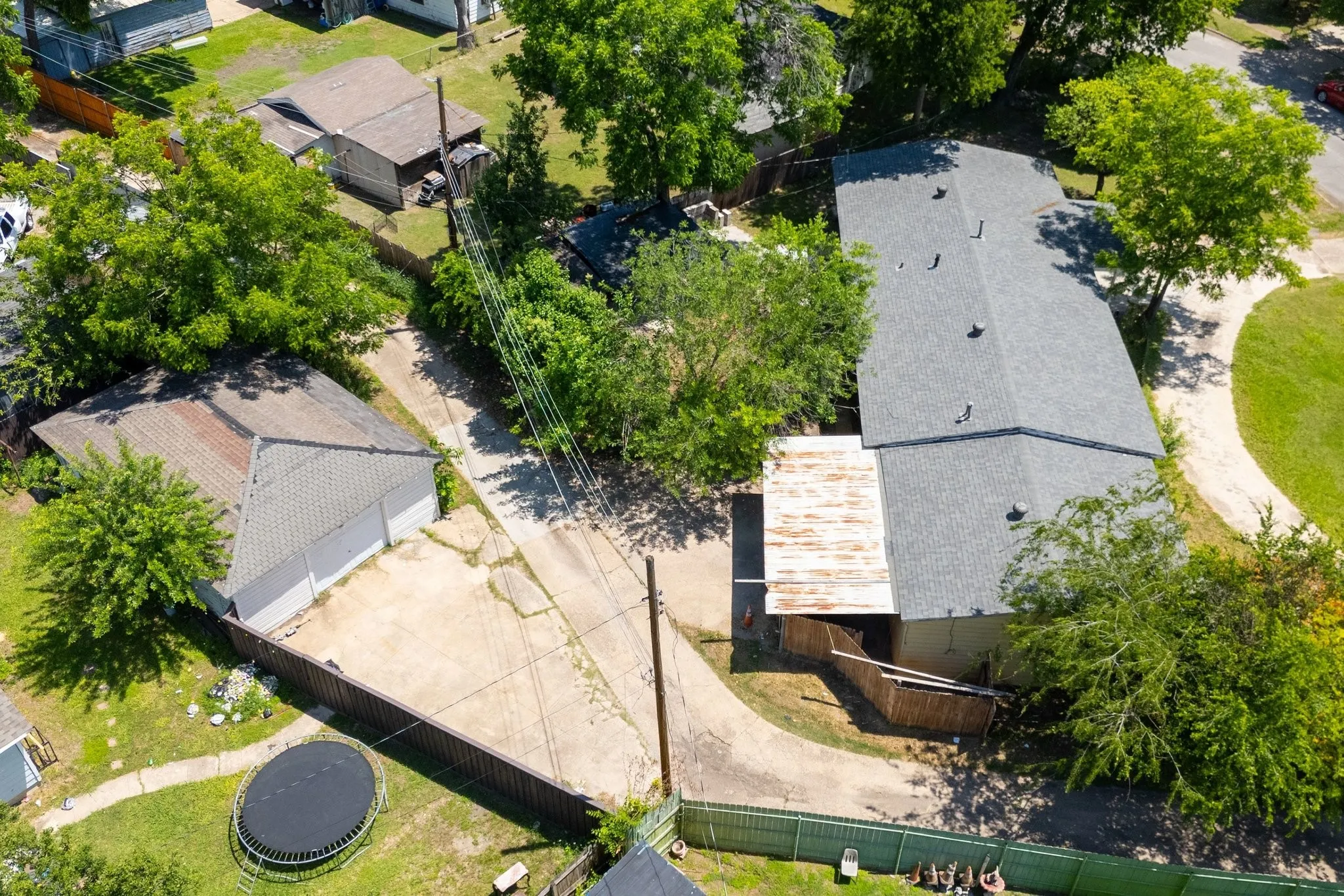 Single Family Residence For Sale in Dallas County , 1623 Fresno Street, Dallas, Texas 75217, 6 Bedroom, 2 Bathroom, Garage spaces, 2,194 Sqft, built in 1954, mls#21268937, Real Estate Agent in Dallas, Homes For Sale in Dallas county, Homes For Sale in Dallas, Realtor in Dallas Texas, Real Estate Brokerage Independent Realty Texas, Luminita Cordes Realtor