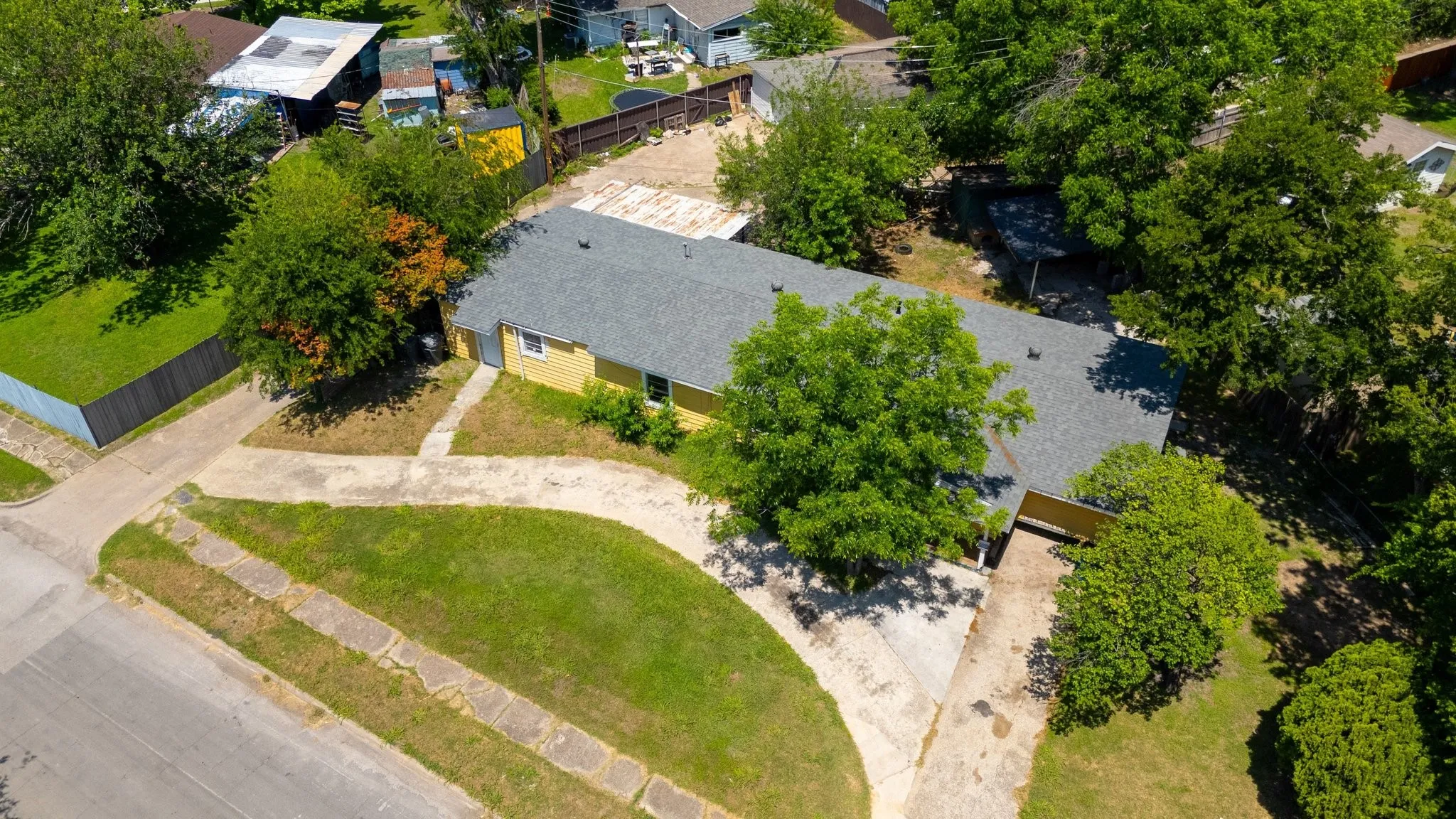 Single Family Residence For Sale in Dallas County , 1623 Fresno Street, Dallas, Texas 75217, 6 Bedroom, 2 Bathroom, Garage spaces, 2,194 Sqft, built in 1954, mls#21268937, Real Estate Agent in Dallas, Homes For Sale in Dallas county, Homes For Sale in Dallas, Realtor in Dallas Texas, Real Estate Brokerage Independent Realty Texas, Luminita Cordes Realtor