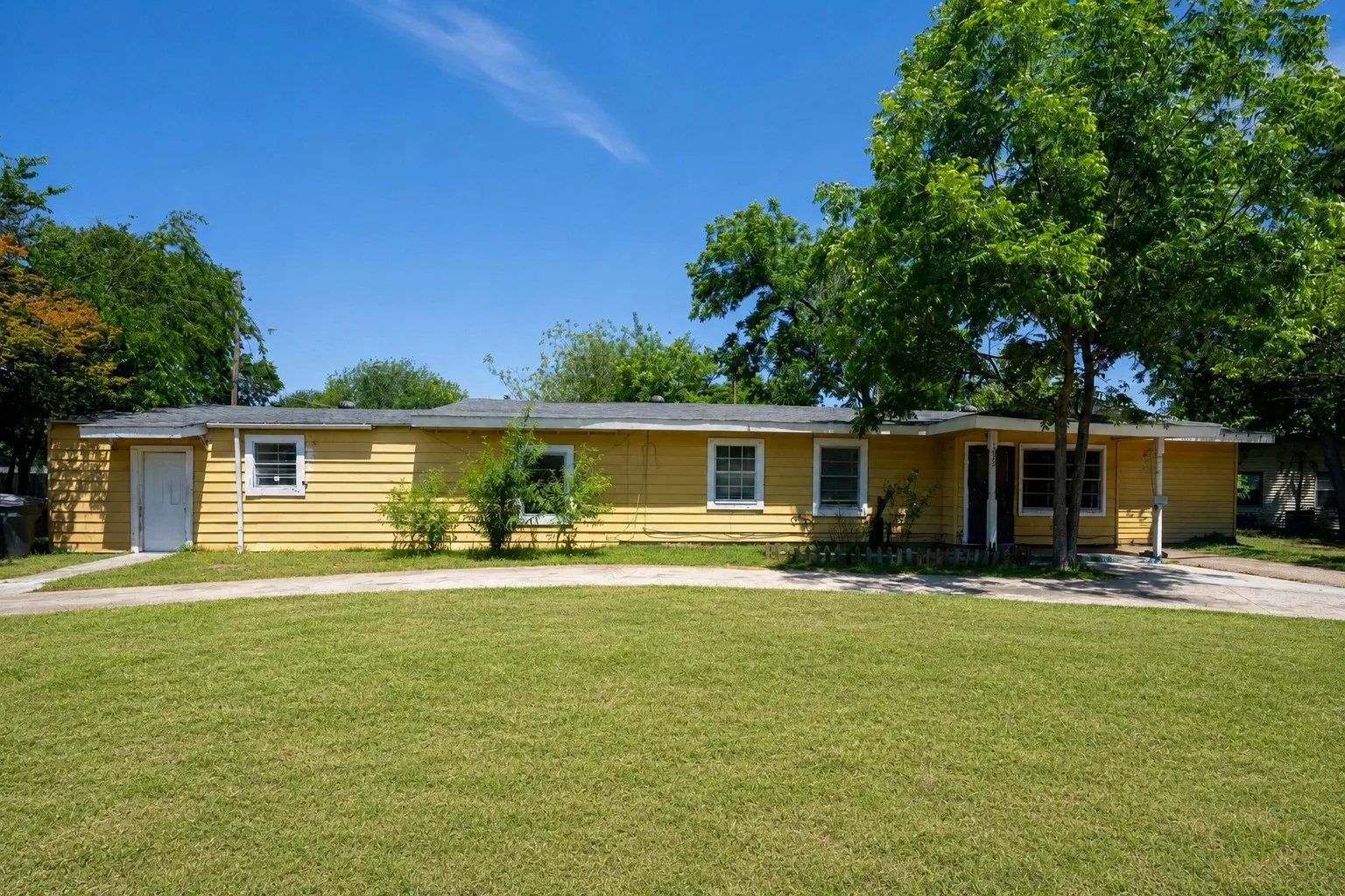 Single Family Residence For Sale in Dallas County , 1623 Fresno Street, Dallas, Texas 75217, 6 Bedroom, 2 Bathroom, Garage spaces, 2,194 Sqft, built in 1954, mls#21268937, Real Estate Agent in Dallas, Homes For Sale in Dallas county, Homes For Sale in Dallas, Realtor in Dallas Texas, Real Estate Brokerage Independent Realty Texas, Luminita Cordes Realtor