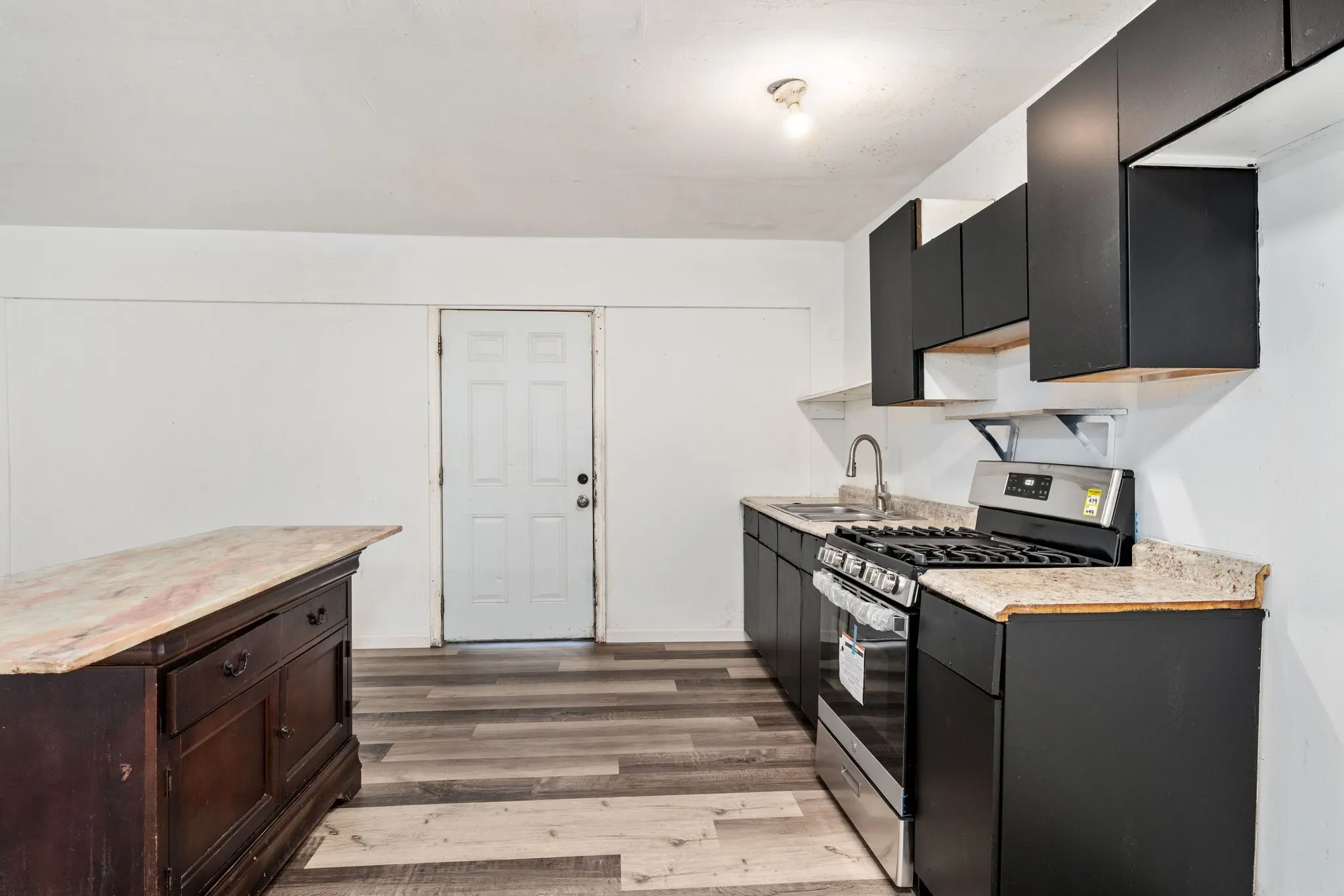 Single Family Residence For Sale in Dallas County , 1623 Fresno Street, Dallas, Texas 75217, 6 Bedroom, 2 Bathroom, Garage spaces, 2,194 Sqft, built in 1954, mls#21268937, Real Estate Agent in Dallas, Homes For Sale in Dallas county, Homes For Sale in Dallas, Realtor in Dallas Texas, Real Estate Brokerage Independent Realty Texas, Luminita Cordes Realtor