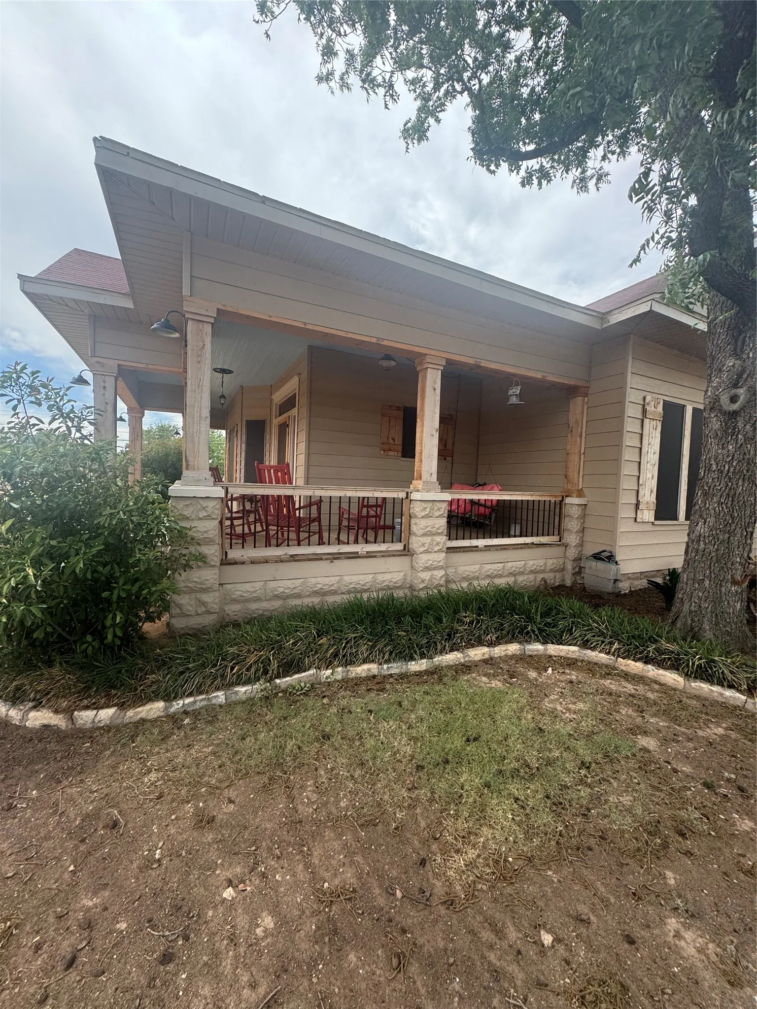 Single Family Residence For Sale in Hardeman County , 400 Cain Street, Quanah, Texas 79252, 3 Bedroom, 1 Bathroom, 2 Garage spaces, 1,941 Sqft, built in 1909, mls#21276094, Real Estate Agent in Quanah, Homes For Sale in Hardeman county, Homes For Sale in Quanah, Realtor in Quanah Texas, Real Estate Brokerage Independent Realty Texas, Luminita Cordes Realtor