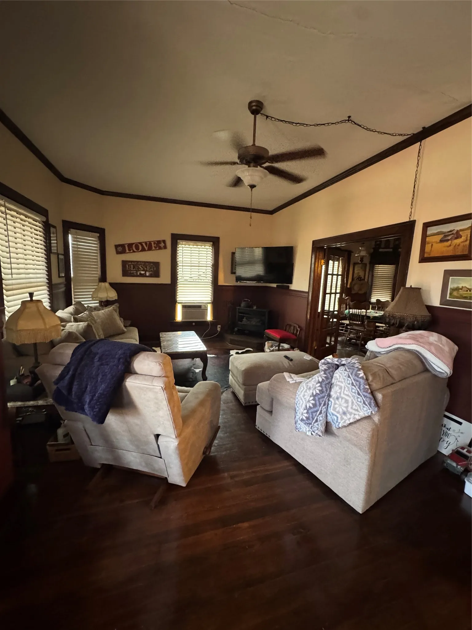 Single Family Residence For Sale in Hardeman County , 400 Cain Street, Quanah, Texas 79252, 3 Bedroom, 1 Bathroom, 2 Garage spaces, 1,941 Sqft, built in 1909, mls#21276094, Real Estate Agent in Quanah, Homes For Sale in Hardeman county, Homes For Sale in Quanah, Realtor in Quanah Texas, Real Estate Brokerage Independent Realty Texas, Luminita Cordes Realtor