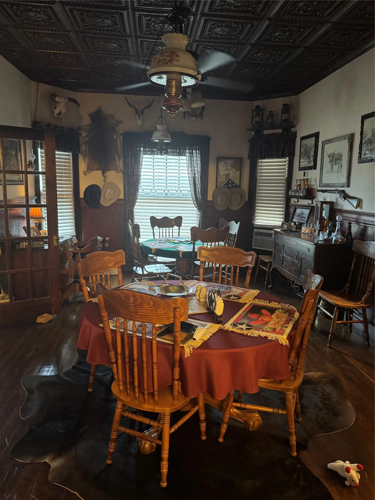 Single Family Residence For Sale in Hardeman County , 400 Cain Street, Quanah, Texas 79252, 3 Bedroom, 1 Bathroom, 2 Garage spaces, 1,941 Sqft, built in 1909, mls#21276094, Real Estate Agent in Quanah, Homes For Sale in Hardeman county, Homes For Sale in Quanah, Realtor in Quanah Texas, Real Estate Brokerage Independent Realty Texas, Luminita Cordes Realtor