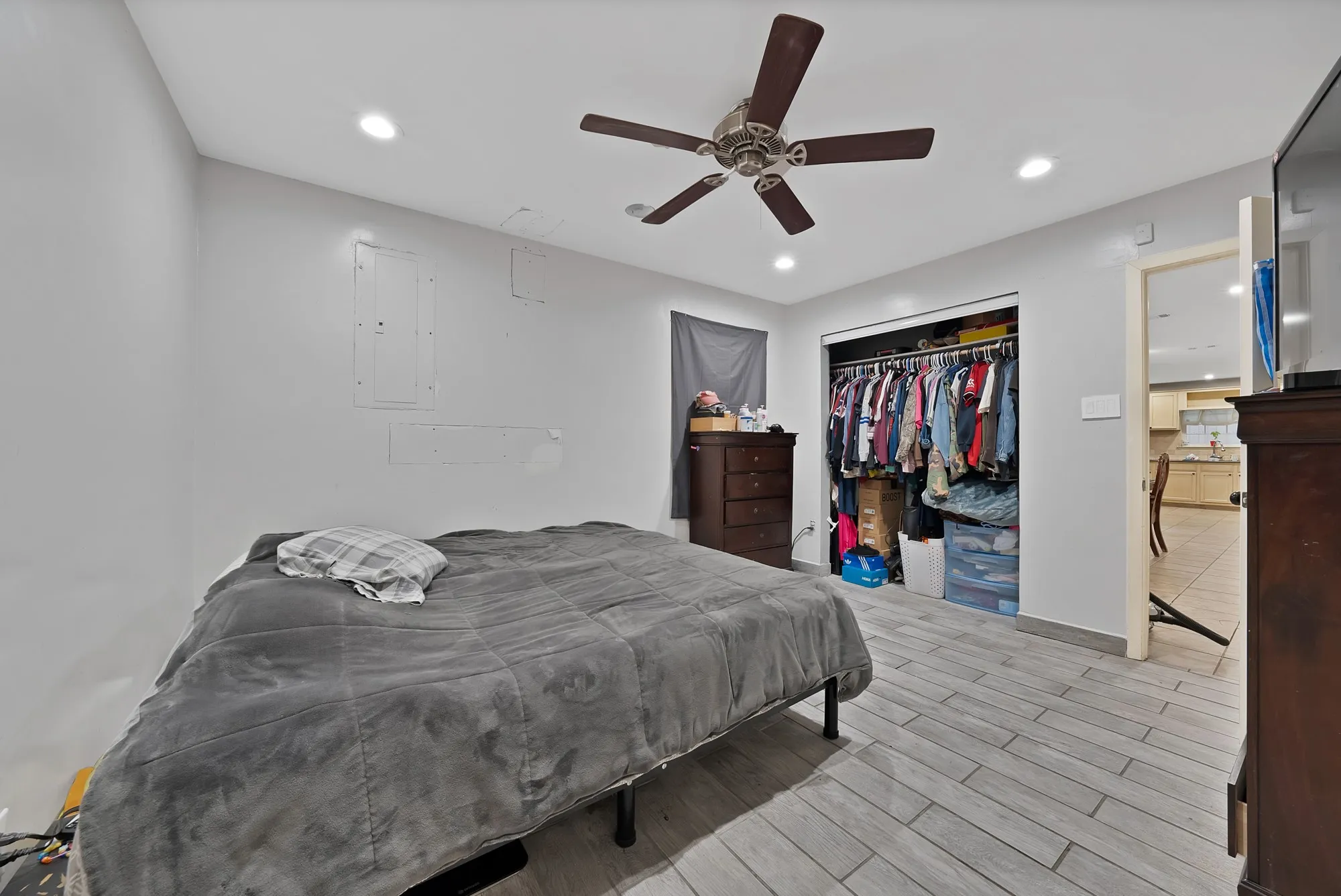 Single Family Residence For Sale in Tarrant County , 2904 Raton Drive, Fort Worth, Texas 76116, 3 Bedroom, 2 Bathroom, 2 Garage spaces, 1,504 Sqft, built in 1961, mls#21276101, Real Estate Agent in Fort Worth, Homes For Sale in Tarrant county, Homes For Sale in Fort Worth, Realtor in Fort Worth Texas, Real Estate Brokerage Independent Realty Texas, Luminita Cordes Realtor