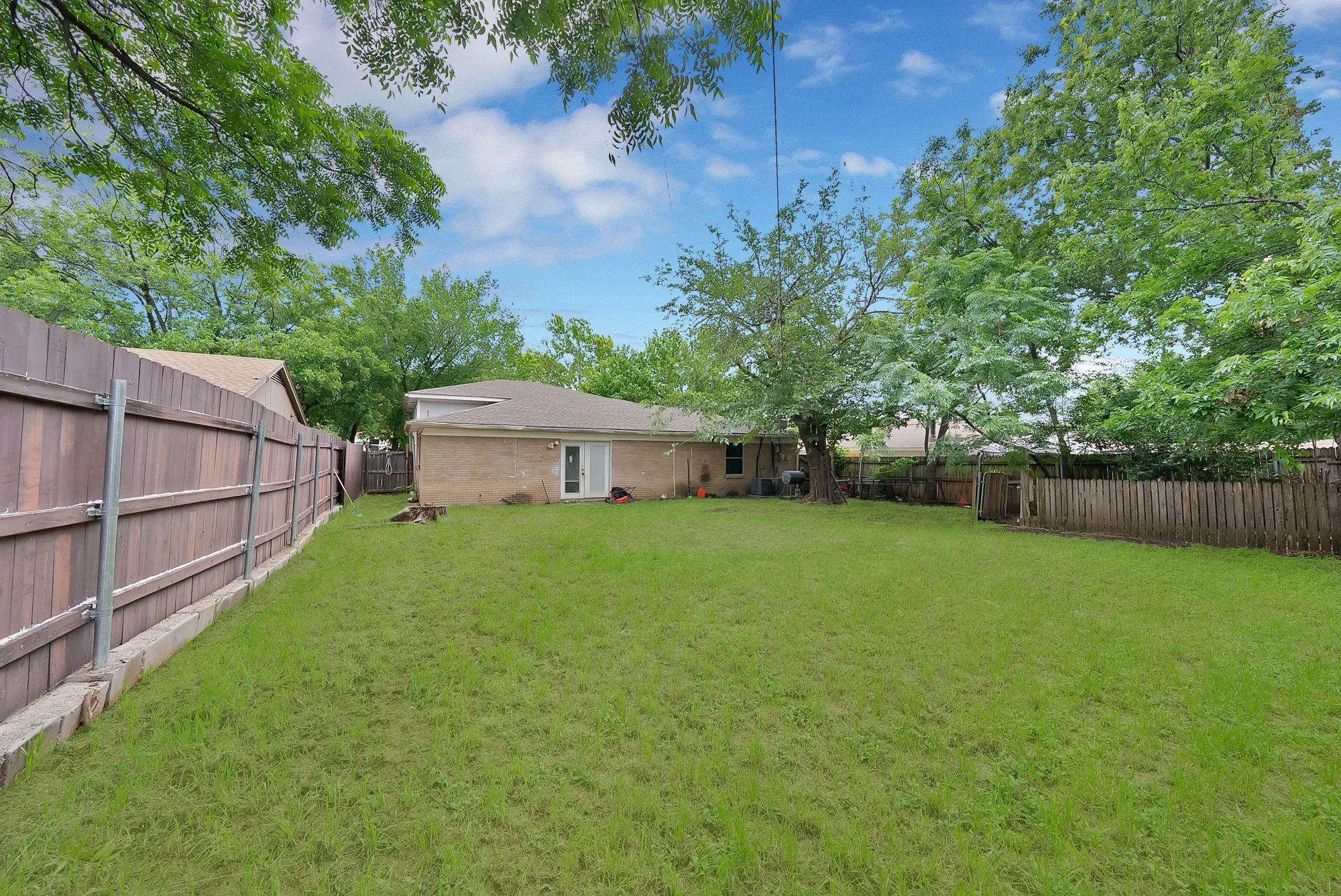 Single Family Residence For Sale in Tarrant County , 2904 Raton Drive, Fort Worth, Texas 76116, 3 Bedroom, 2 Bathroom, 2 Garage spaces, 1,504 Sqft, built in 1961, mls#21276101, Real Estate Agent in Fort Worth, Homes For Sale in Tarrant county, Homes For Sale in Fort Worth, Realtor in Fort Worth Texas, Real Estate Brokerage Independent Realty Texas, Luminita Cordes Realtor