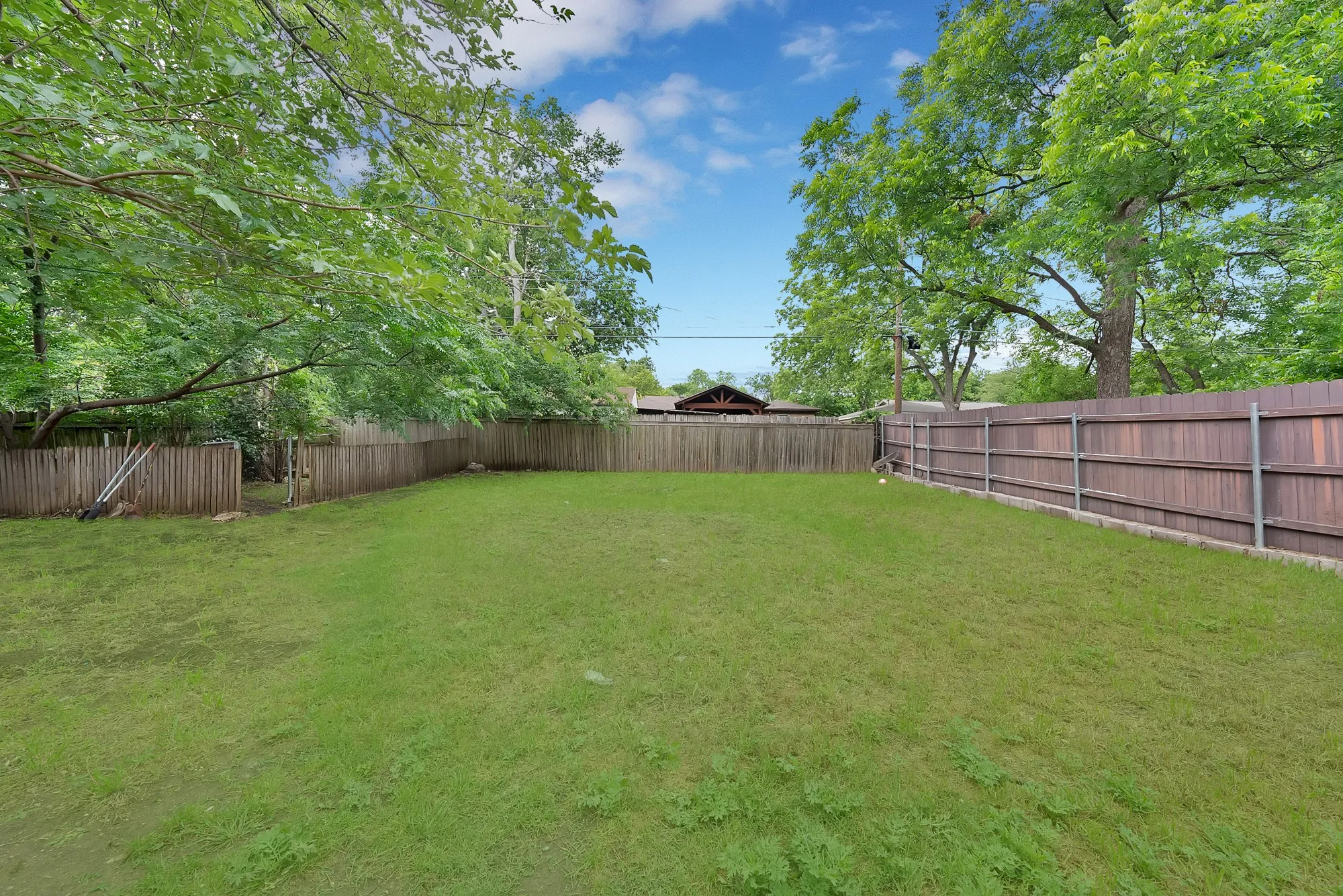 Single Family Residence For Sale in Tarrant County , 2904 Raton Drive, Fort Worth, Texas 76116, 3 Bedroom, 2 Bathroom, 2 Garage spaces, 1,504 Sqft, built in 1961, mls#21276101, Real Estate Agent in Fort Worth, Homes For Sale in Tarrant county, Homes For Sale in Fort Worth, Realtor in Fort Worth Texas, Real Estate Brokerage Independent Realty Texas, Luminita Cordes Realtor