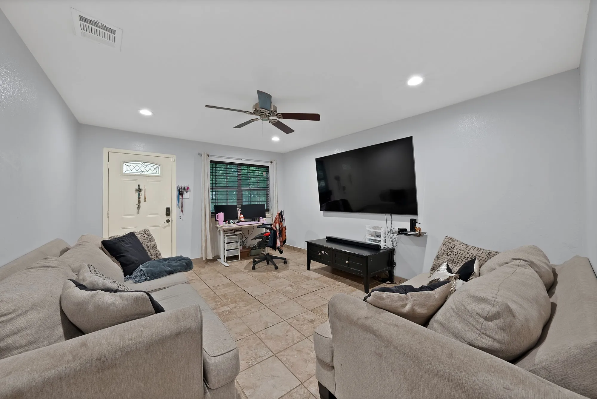 Single Family Residence For Sale in Tarrant County , 2904 Raton Drive, Fort Worth, Texas 76116, 3 Bedroom, 2 Bathroom, 2 Garage spaces, 1,504 Sqft, built in 1961, mls#21276101, Real Estate Agent in Fort Worth, Homes For Sale in Tarrant county, Homes For Sale in Fort Worth, Realtor in Fort Worth Texas, Real Estate Brokerage Independent Realty Texas, Luminita Cordes Realtor