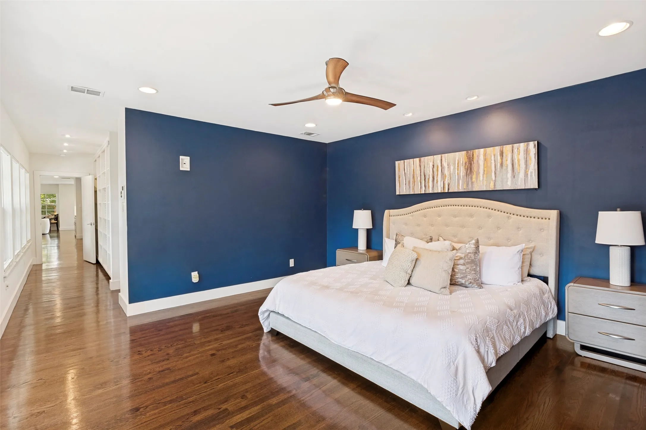 Single Family Residence For Sale in Dallas County , 1518 Oak Knoll Street, Dallas, Texas 75208, 4 Bedroom, 4 Bathroom, 2 Garage spaces, 3,180 Sqft, built in 1948, mls#21275380, Real Estate Agent in Dallas, Homes For Sale in Dallas county, Homes For Sale in Dallas, Realtor in Dallas Texas, Real Estate Brokerage Independent Realty Texas, Luminita Cordes Realtor