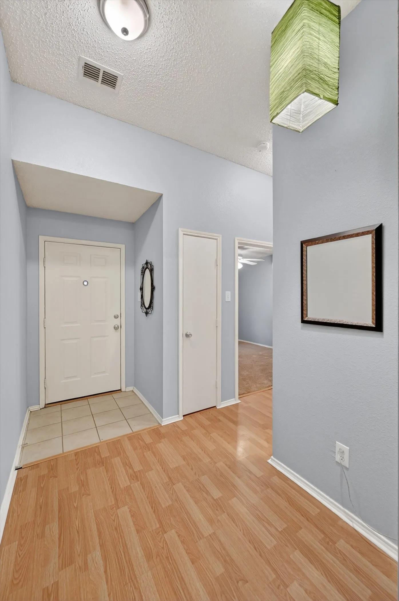Single Family Residence For Sale in Johnson County , 1001 Ridge Top Drive, Burleson, Texas 76028, 4 Bedroom, 2 Bathroom, 2 Garage spaces, 1,703 Sqft, built in 2001, mls#21276119, Real Estate Agent in Burleson, Homes For Sale in Johnson county, Homes For Sale in Burleson, Realtor in Burleson Texas, Real Estate Brokerage Independent Realty Texas, Luminita Cordes Realtor