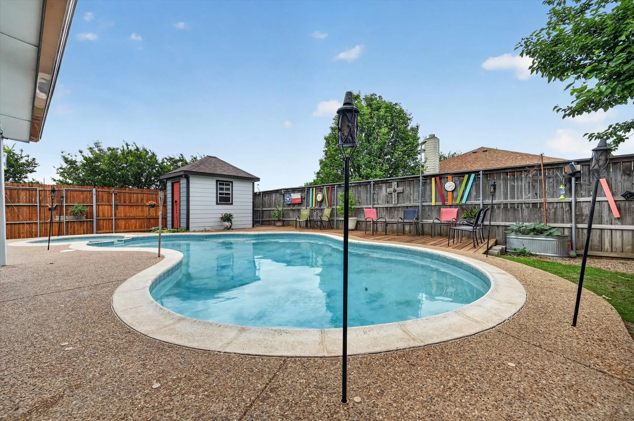 Single Family Residence For Sale in Johnson County , 1001 Ridge Top Drive, Burleson, Texas 76028, 4 Bedroom, 2 Bathroom, 2 Garage spaces, 1,703 Sqft, built in 2001, mls#21276119, Real Estate Agent in Burleson, Homes For Sale in Johnson county, Homes For Sale in Burleson, Realtor in Burleson Texas, Real Estate Brokerage Independent Realty Texas, Luminita Cordes Realtor