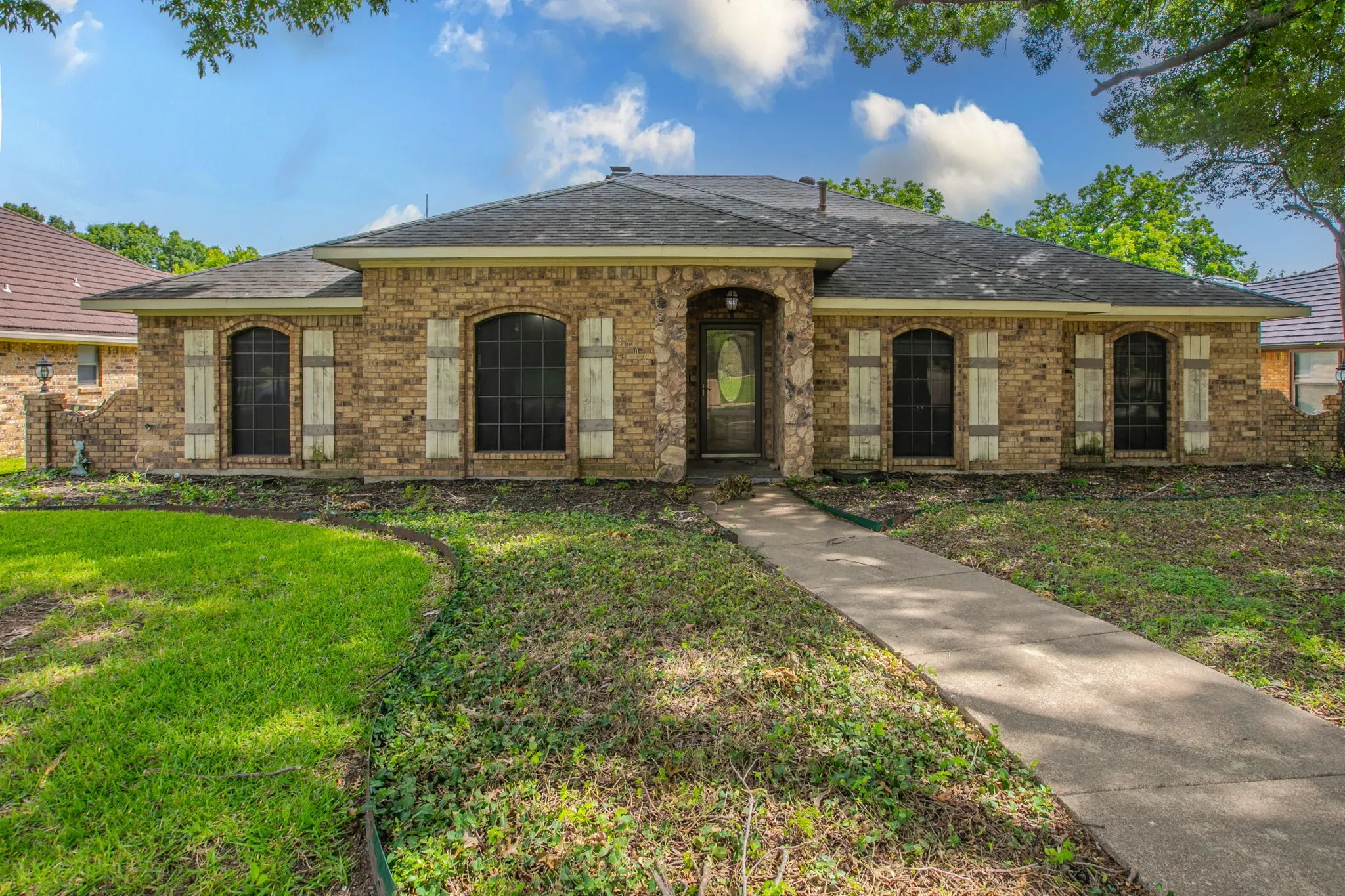 Single Family Residence For Sale in Dallas County , 3302 Oxford Drive, Rowlett, Texas 75088, 4 Bedroom, 2 Bathroom, 2 Garage spaces, 2,198 Sqft, built in 1979, mls#21248254, Real Estate Agent in Rowlett, Homes For Sale in Dallas county, Homes For Sale in Rowlett, Realtor in Rowlett Texas, Real Estate Brokerage Independent Realty Texas, Luminita Cordes Realtor
