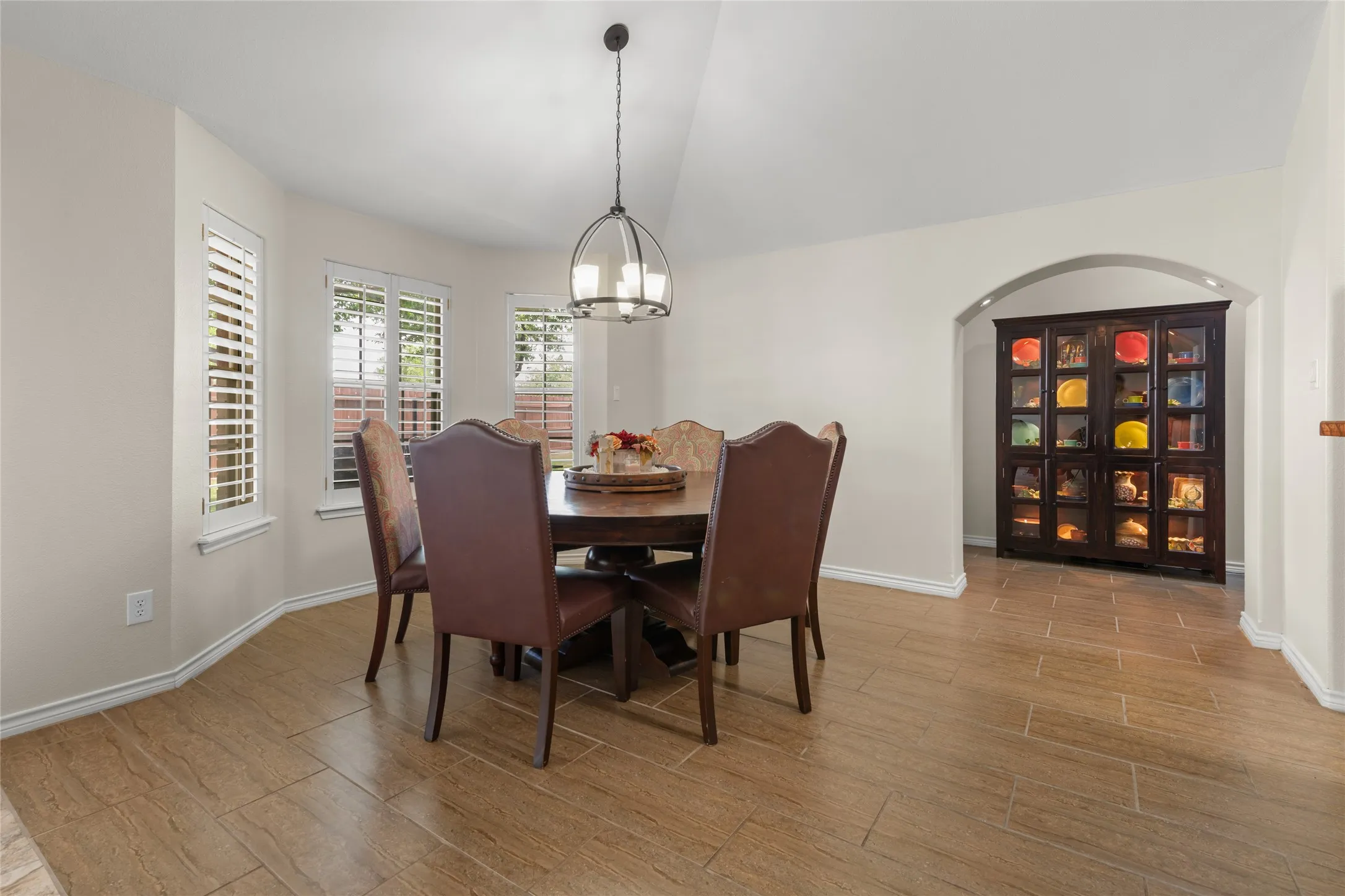Single Family Residence For Sale in Taylor County , 1041 Parsons Road, Abilene, Texas 79602, 3 Bedrooms, 3 Bathrooms, 2 Garage spaces, 2,703 Sqft, built in 1998, Price $465,000, mls#21272248, Real Estate Agent in Abilene, Homes For Sale in Taylor county, Homes For Sale in Abilene, Realtor in Abilene Texas, Real Estate Brokerage Independent Realty Texas, Luminita Cordes Realtor
