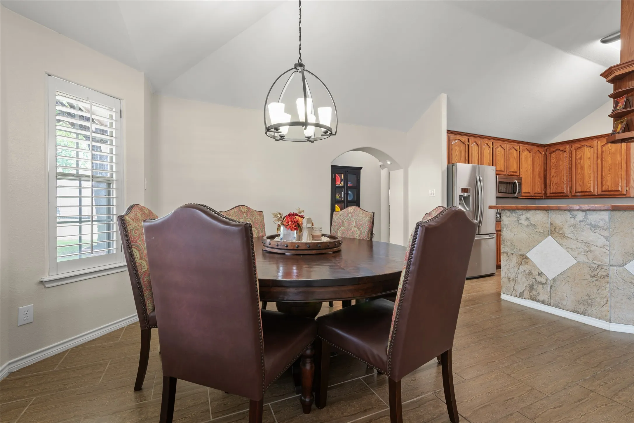 Single Family Residence For Sale in Taylor County , 1041 Parsons Road, Abilene, Texas 79602, 3 Bedrooms, 3 Bathrooms, 2 Garage spaces, 2,703 Sqft, built in 1998, Price $465,000, mls#21272248, Real Estate Agent in Abilene, Homes For Sale in Taylor county, Homes For Sale in Abilene, Realtor in Abilene Texas, Real Estate Brokerage Independent Realty Texas, Luminita Cordes Realtor