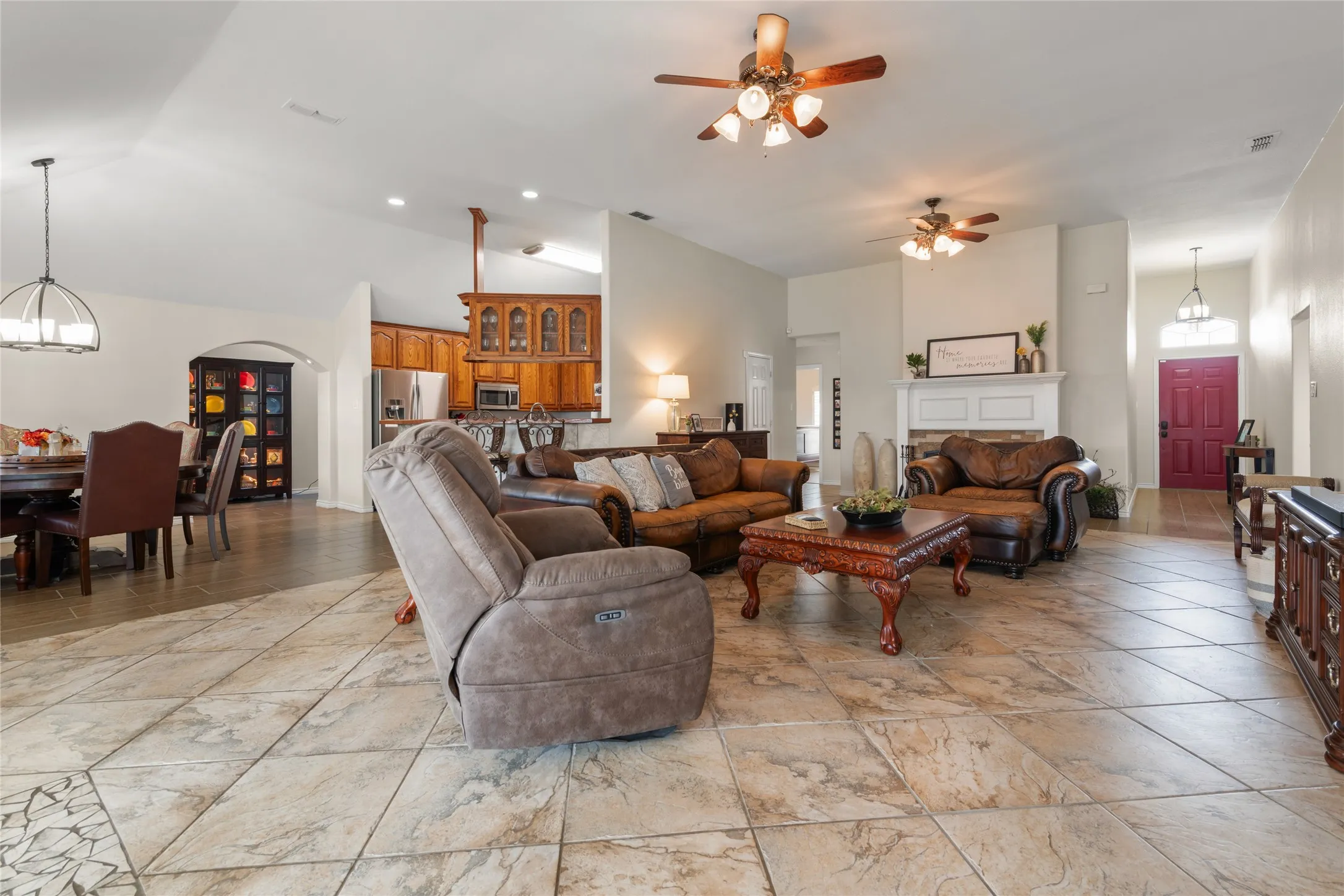 Single Family Residence For Sale in Taylor County , 1041 Parsons Road, Abilene, Texas 79602, 3 Bedrooms, 3 Bathrooms, 2 Garage spaces, 2,703 Sqft, built in 1998, Price $465,000, mls#21272248, Real Estate Agent in Abilene, Homes For Sale in Taylor county, Homes For Sale in Abilene, Realtor in Abilene Texas, Real Estate Brokerage Independent Realty Texas, Luminita Cordes Realtor