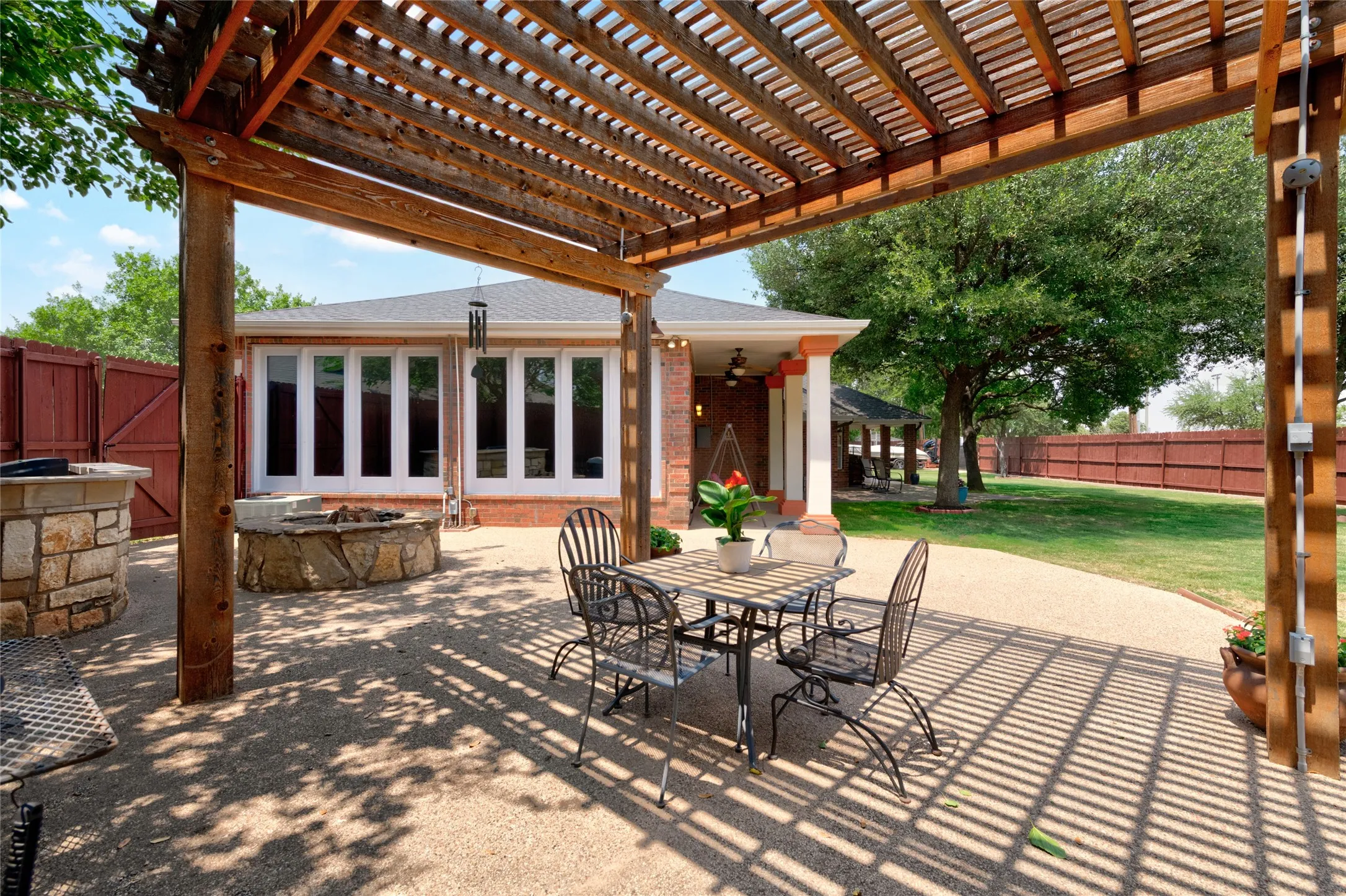 Single Family Residence For Sale in Taylor County , 1041 Parsons Road, Abilene, Texas 79602, 3 Bedrooms, 3 Bathrooms, 2 Garage spaces, 2,703 Sqft, built in 1998, Price $465,000, mls#21272248, Real Estate Agent in Abilene, Homes For Sale in Taylor county, Homes For Sale in Abilene, Realtor in Abilene Texas, Real Estate Brokerage Independent Realty Texas, Luminita Cordes Realtor