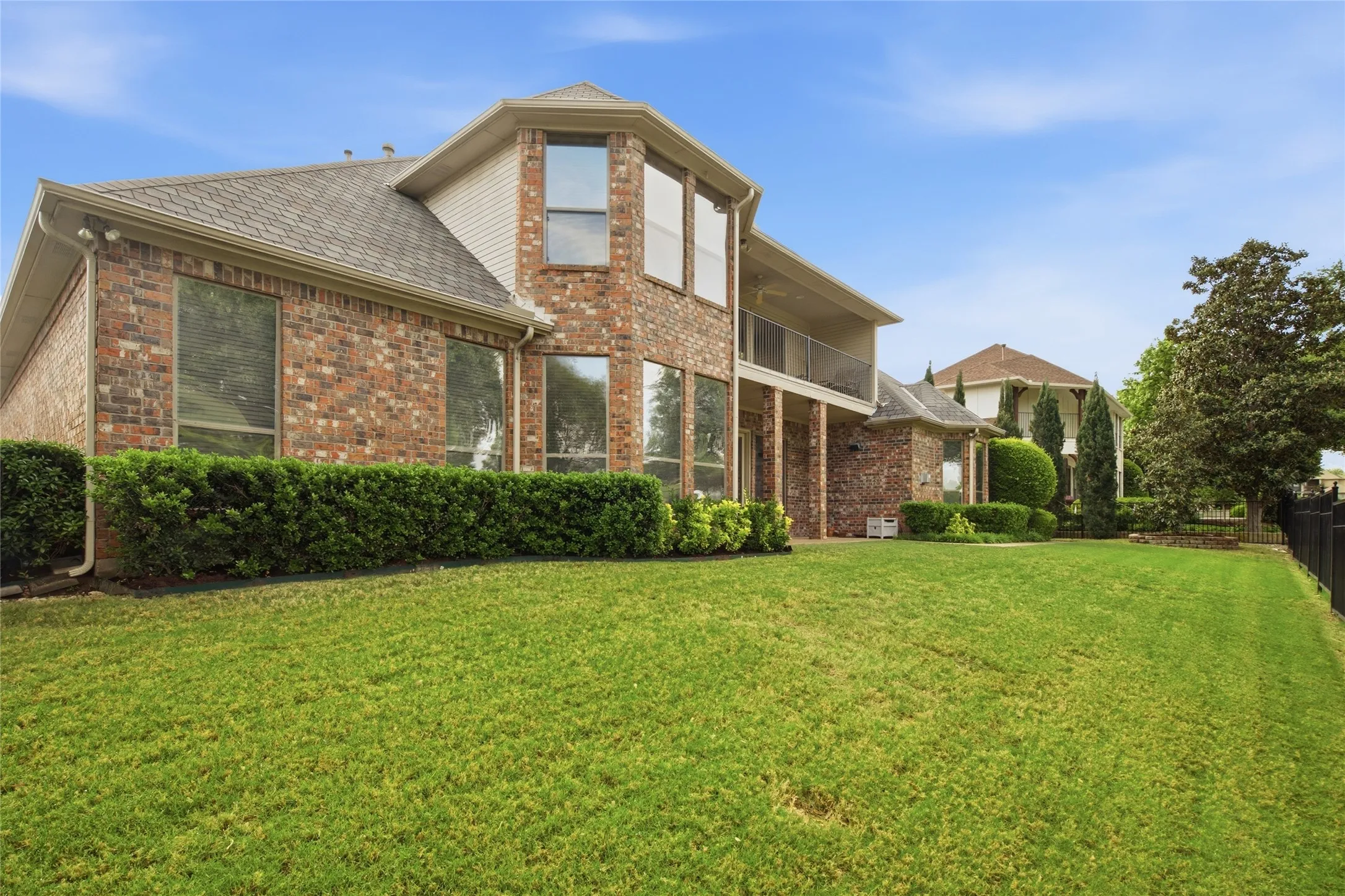 Single Family Residence For Sale in Denton County , 3005 Crooked Stick Drive, Plano, Texas 75093, 3 Bedroom, 4 Bathroom, 2 Garage spaces, 3,248 Sqft, built in 1999, mls#21264539, Real Estate Agent in Plano, Homes For Sale in Denton county, Homes For Sale in Plano, Realtor in Plano Texas, Real Estate Brokerage Independent Realty Texas, Luminita Cordes Realtor