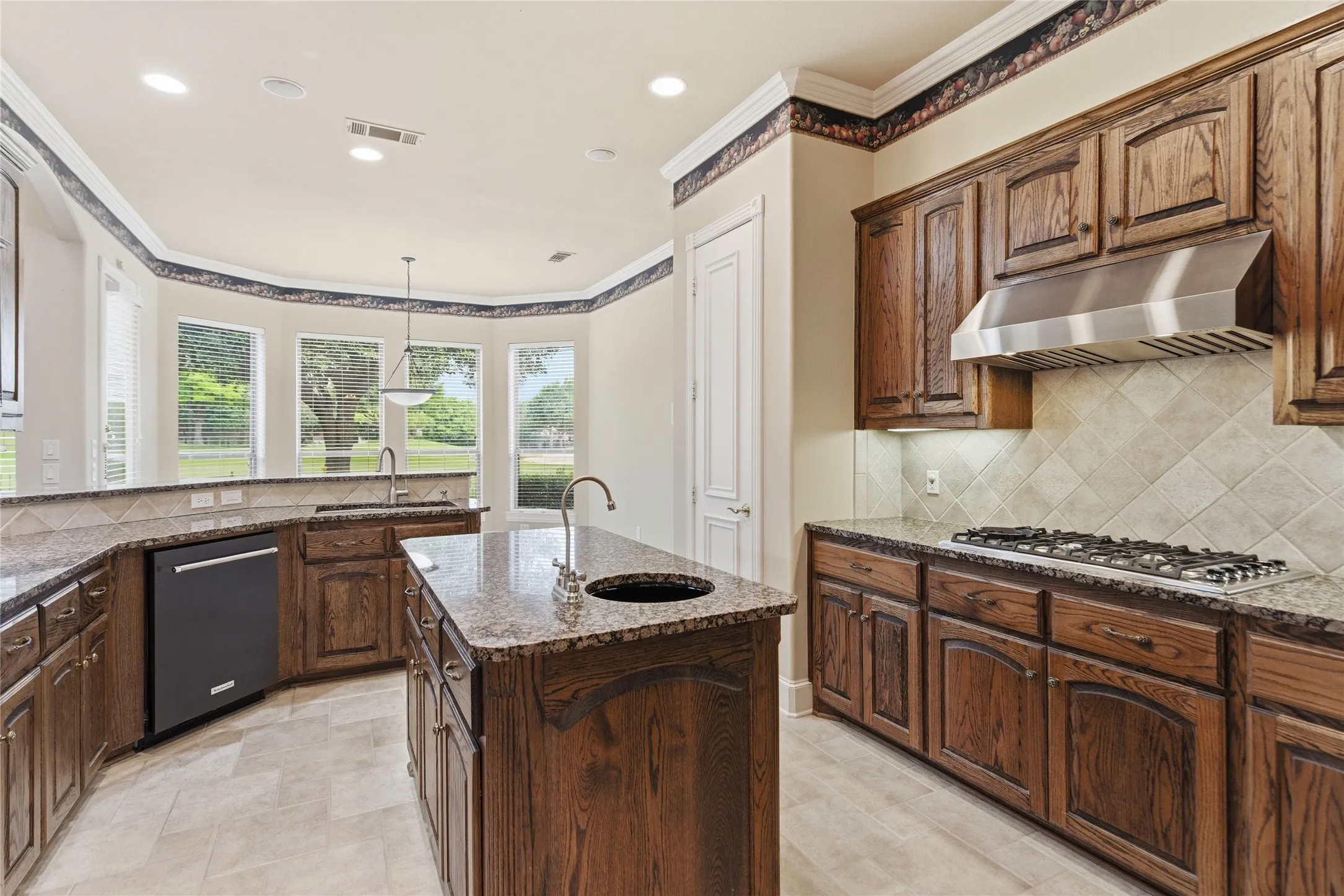 Single Family Residence For Sale in Denton County , 3005 Crooked Stick Drive, Plano, Texas 75093, 3 Bedroom, 4 Bathroom, 2 Garage spaces, 3,248 Sqft, built in 1999, mls#21264539, Real Estate Agent in Plano, Homes For Sale in Denton county, Homes For Sale in Plano, Realtor in Plano Texas, Real Estate Brokerage Independent Realty Texas, Luminita Cordes Realtor
