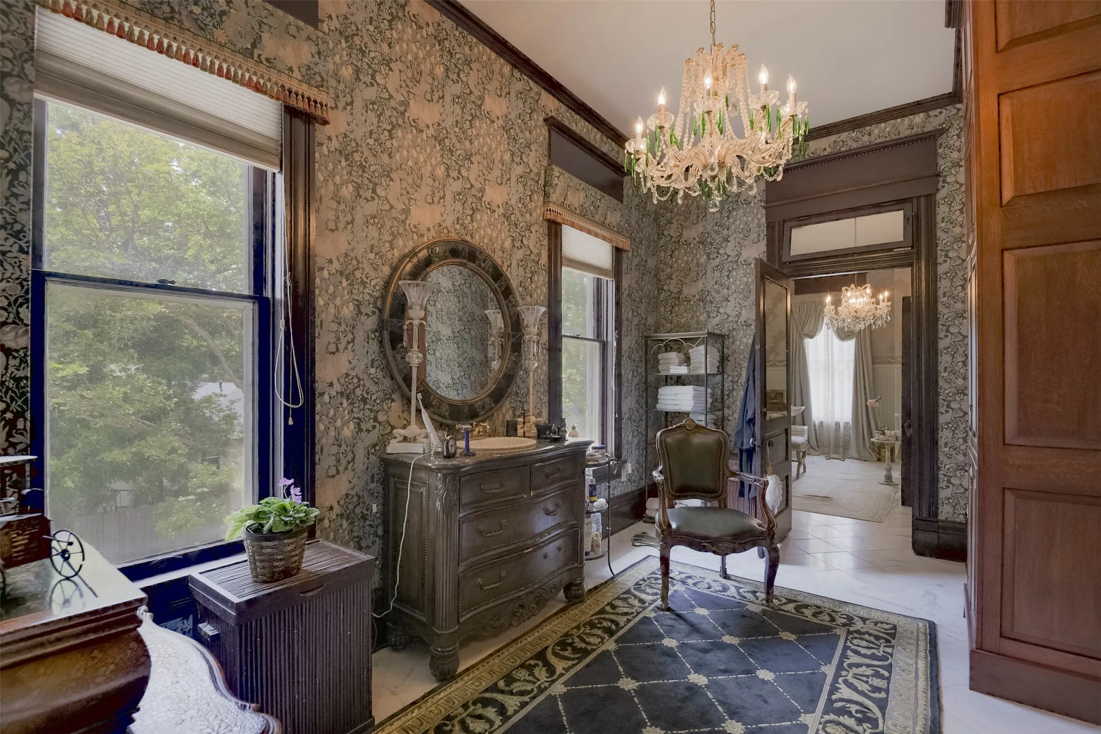 Single Family Residence For Sale in Ellis County , 400 W Denton Street, Ennis, Texas 75119, 5 Bedroom, 5 Bathroom, 1 Garage spaces, 6,966 Sqft, built in 1904, mls#21275950, Real Estate Agent in Ennis, Homes For Sale in Ellis county, Homes For Sale in Ennis, Realtor in Ennis Texas, Real Estate Brokerage Independent Realty Texas, Luminita Cordes Realtor