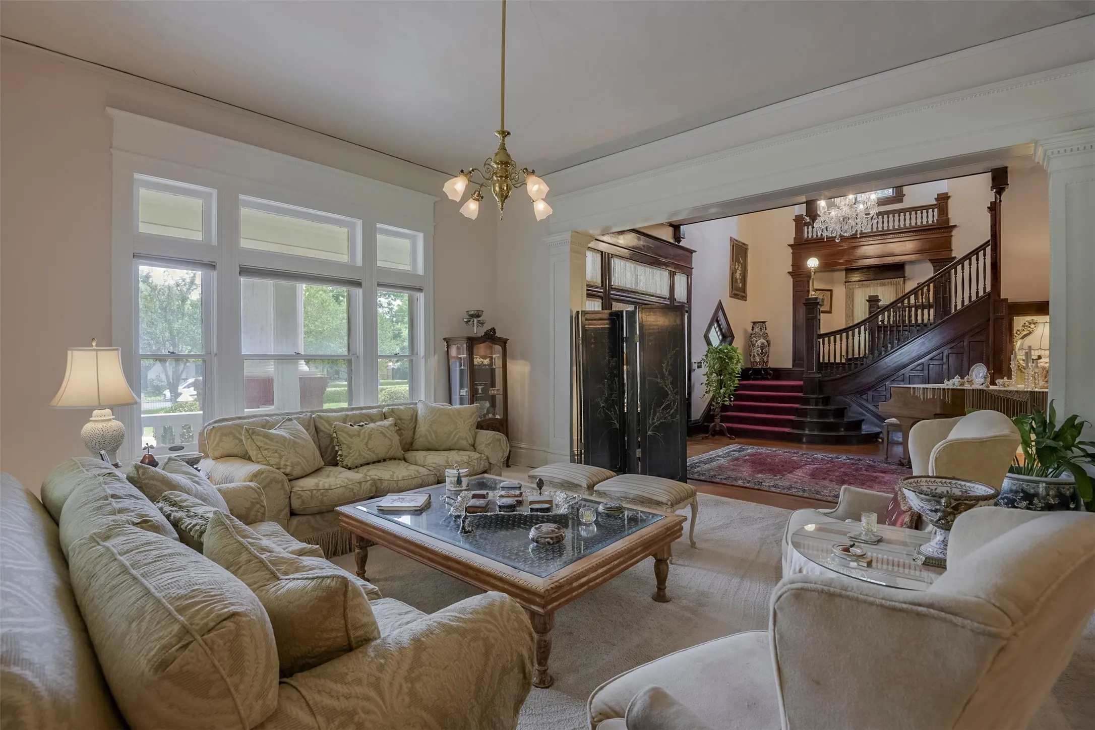 Single Family Residence For Sale in Ellis County , 400 W Denton Street, Ennis, Texas 75119, 5 Bedroom, 5 Bathroom, 1 Garage spaces, 6,966 Sqft, built in 1904, mls#21275950, Real Estate Agent in Ennis, Homes For Sale in Ellis county, Homes For Sale in Ennis, Realtor in Ennis Texas, Real Estate Brokerage Independent Realty Texas, Luminita Cordes Realtor