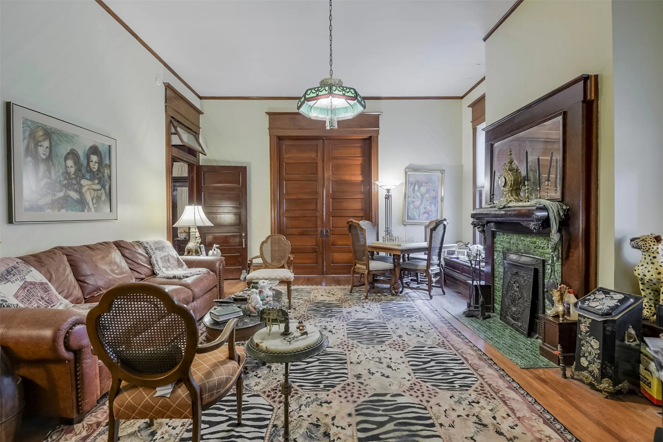 Single Family Residence For Sale in Ellis County , 400 W Denton Street, Ennis, Texas 75119, 5 Bedroom, 5 Bathroom, 1 Garage spaces, 6,966 Sqft, built in 1904, mls#21275950, Real Estate Agent in Ennis, Homes For Sale in Ellis county, Homes For Sale in Ennis, Realtor in Ennis Texas, Real Estate Brokerage Independent Realty Texas, Luminita Cordes Realtor