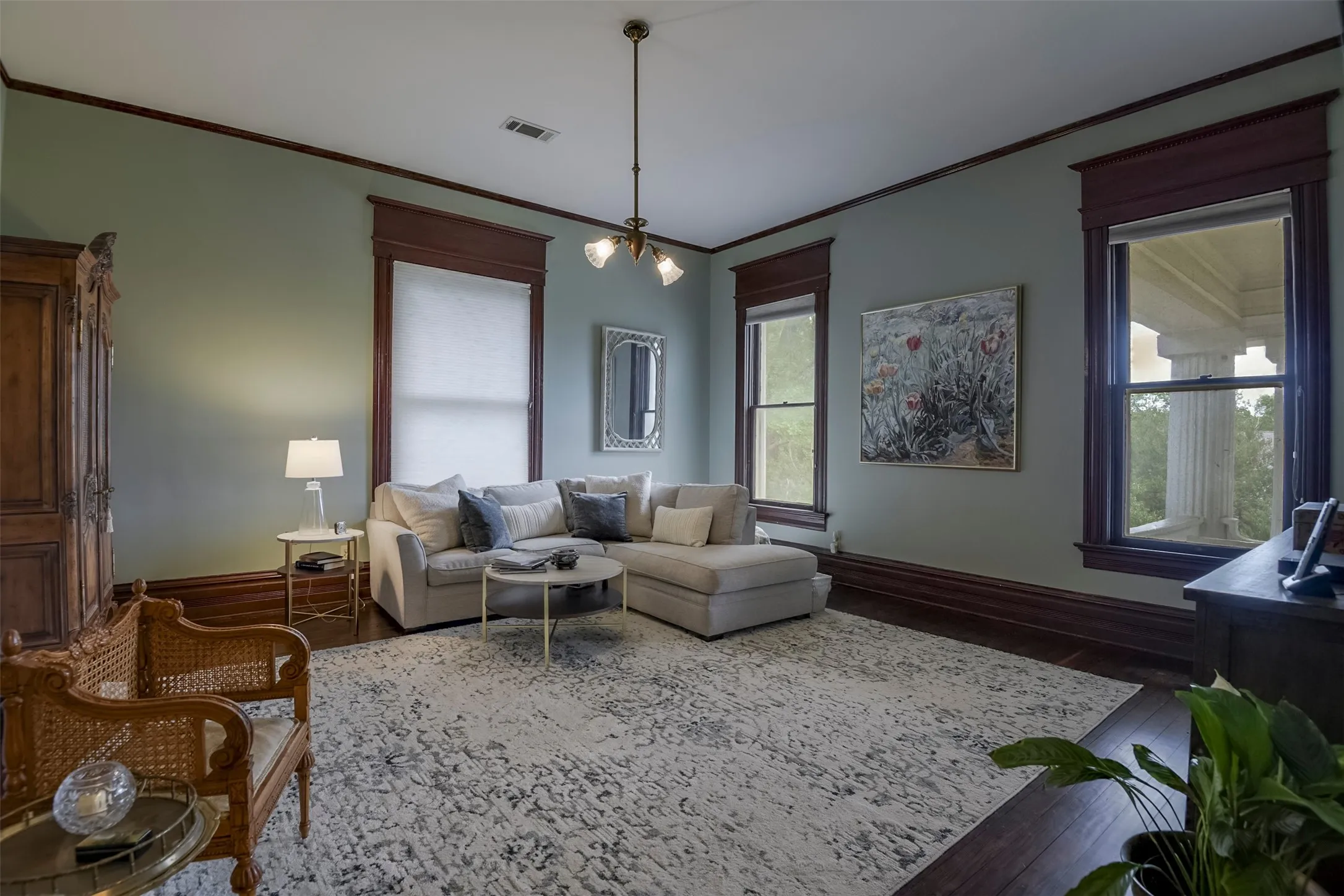 Single Family Residence For Sale in Ellis County , 400 W Denton Street, Ennis, Texas 75119, 5 Bedroom, 5 Bathroom, 1 Garage spaces, 6,966 Sqft, built in 1904, mls#21275950, Real Estate Agent in Ennis, Homes For Sale in Ellis county, Homes For Sale in Ennis, Realtor in Ennis Texas, Real Estate Brokerage Independent Realty Texas, Luminita Cordes Realtor