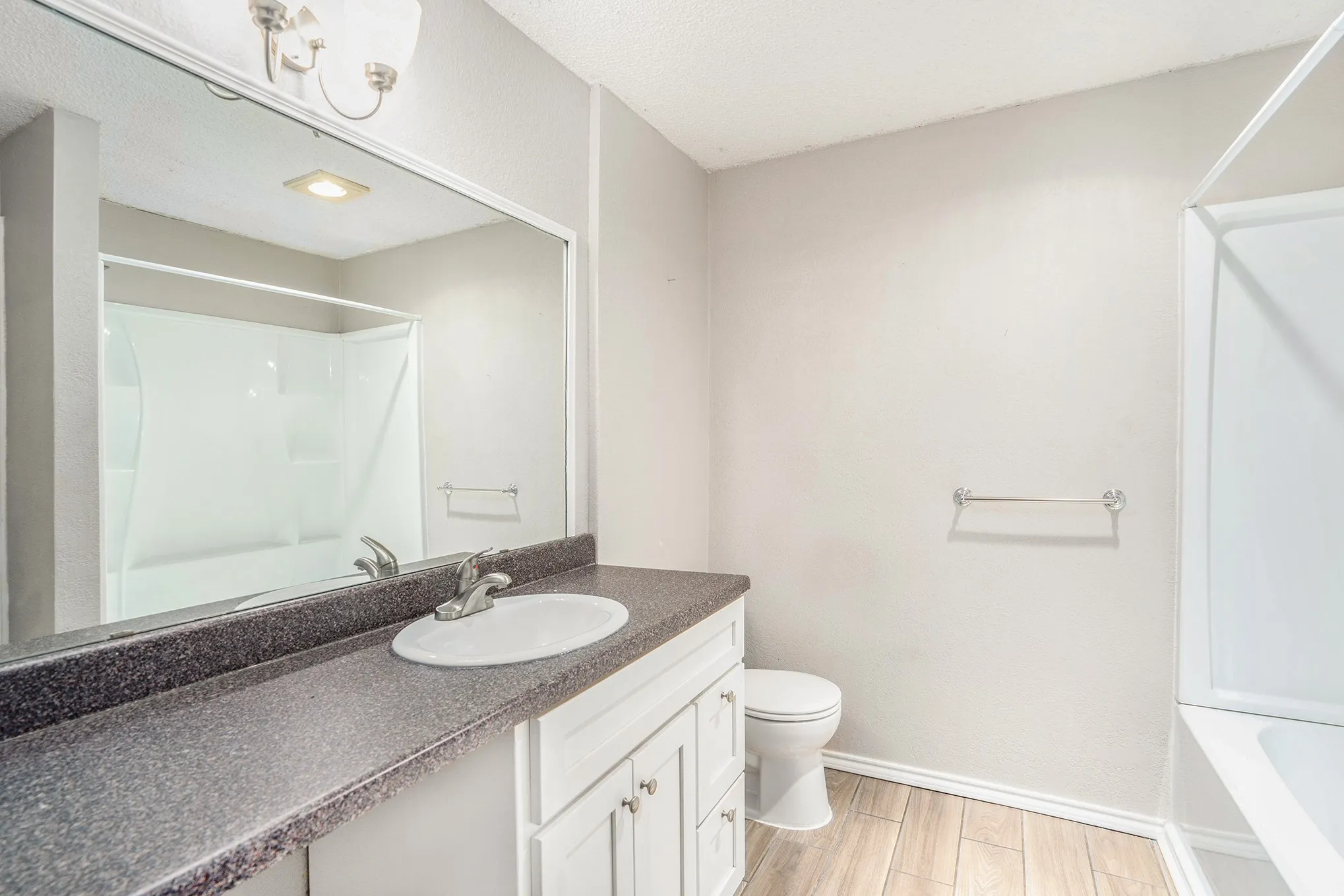 Apartment For Rent in Tarrant County , 3301 Aurora Street D, Haltom City, Texas 76117, 2 Bedroom, 2 Bathroom, Garage spaces, 1,120 Sqft, built in 1985, mls#21276162, Real Estate Agent in Haltom City, Homes For Rent in Tarrant county, Homes For Rent in Haltom City, Realtor in Haltom City Texas, Real Estate Brokerage Independent Realty Texas, Luminita Cordes Realtor