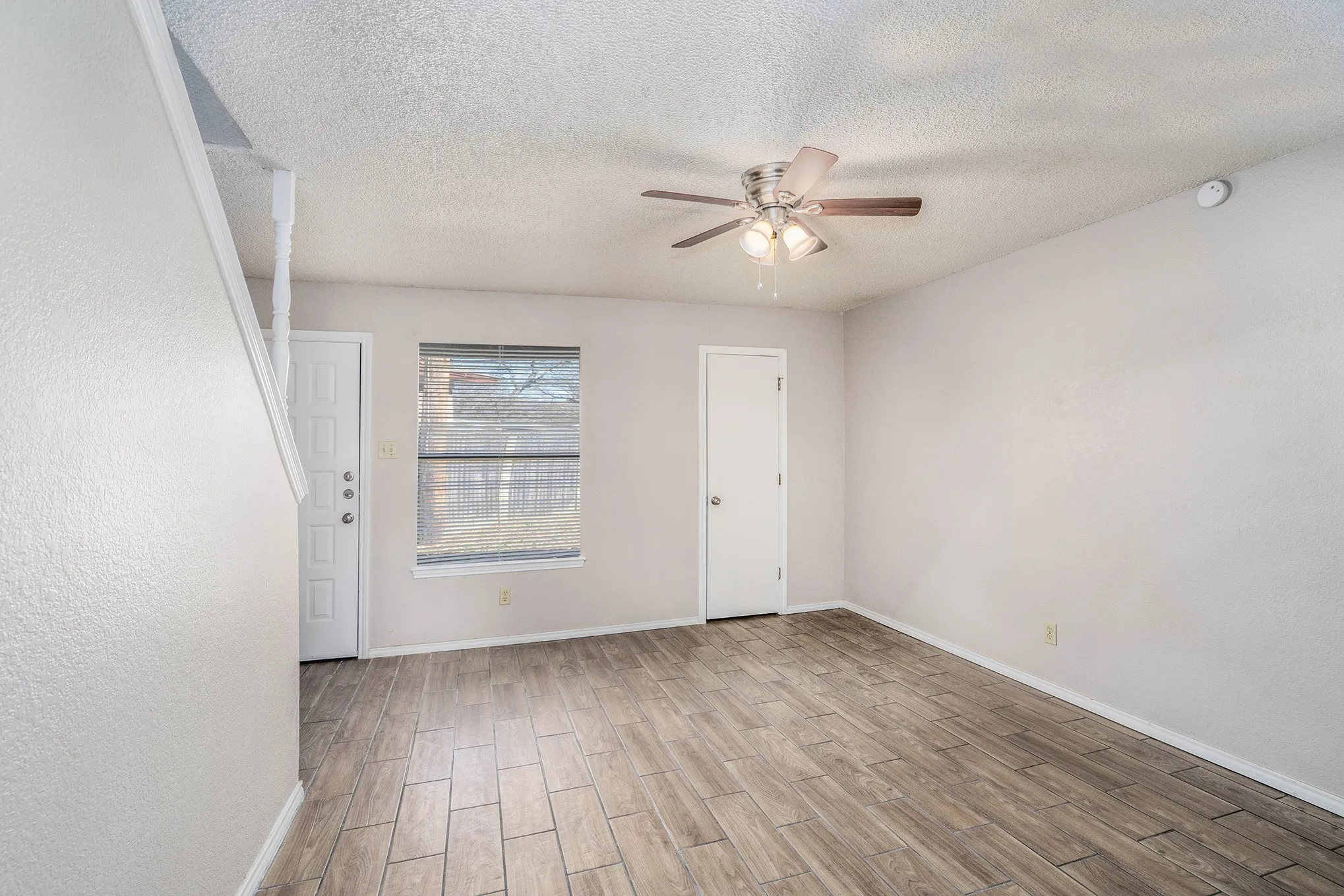 Apartment For Rent in Tarrant County , 3301 Aurora Street D, Haltom City, Texas 76117, 2 Bedroom, 2 Bathroom, Garage spaces, 1,120 Sqft, built in 1985, mls#21276162, Real Estate Agent in Haltom City, Homes For Rent in Tarrant county, Homes For Rent in Haltom City, Realtor in Haltom City Texas, Real Estate Brokerage Independent Realty Texas, Luminita Cordes Realtor