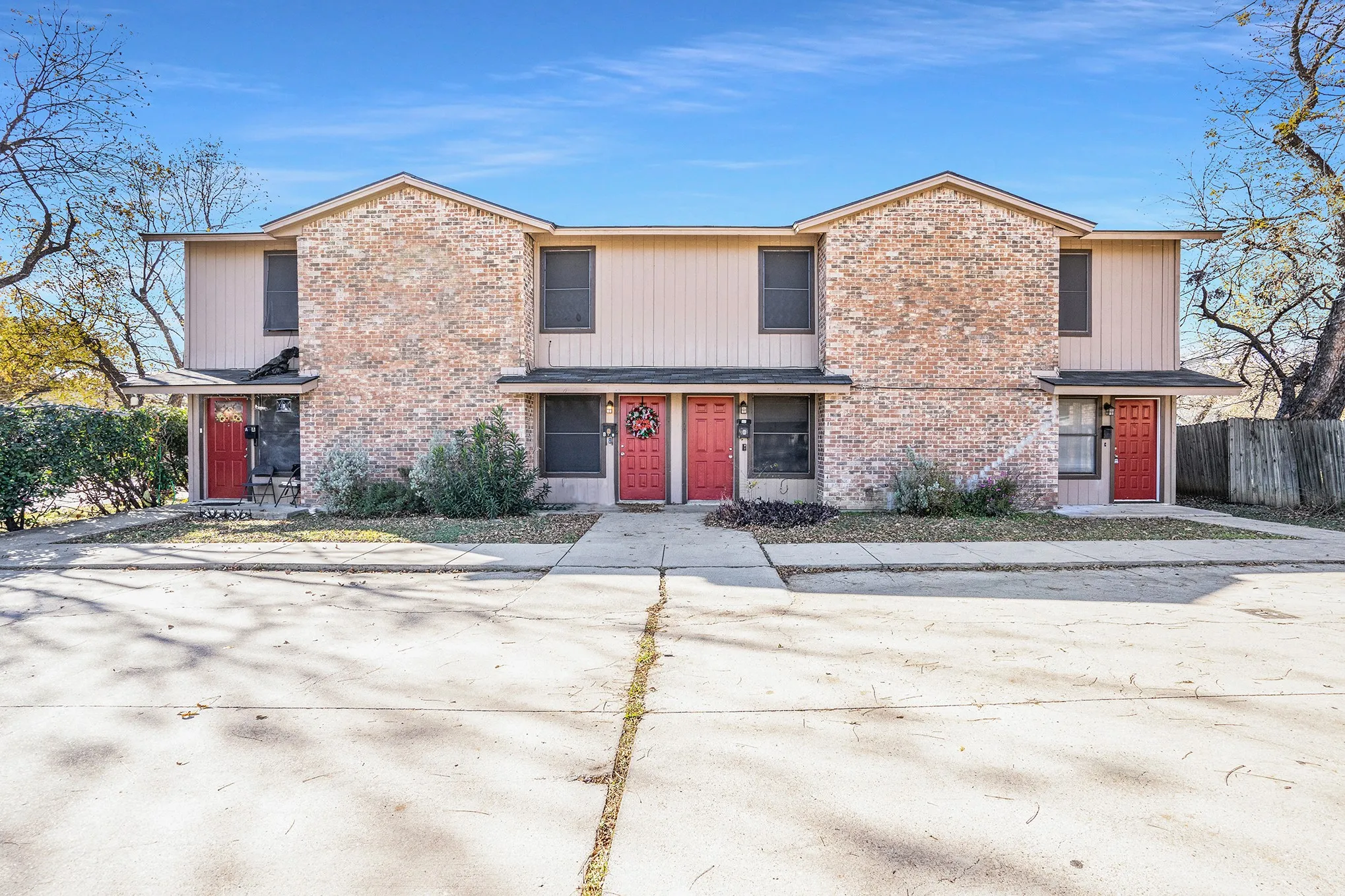 Apartment For Rent in Tarrant County , 3301 Aurora Street D, Haltom City, Texas 76117, 2 Bedroom, 2 Bathroom, Garage spaces, 1,120 Sqft, built in 1985, mls#21276162, Real Estate Agent in Haltom City, Homes For Rent in Tarrant county, Homes For Rent in Haltom City, Realtor in Haltom City Texas, Real Estate Brokerage Independent Realty Texas, Luminita Cordes Realtor