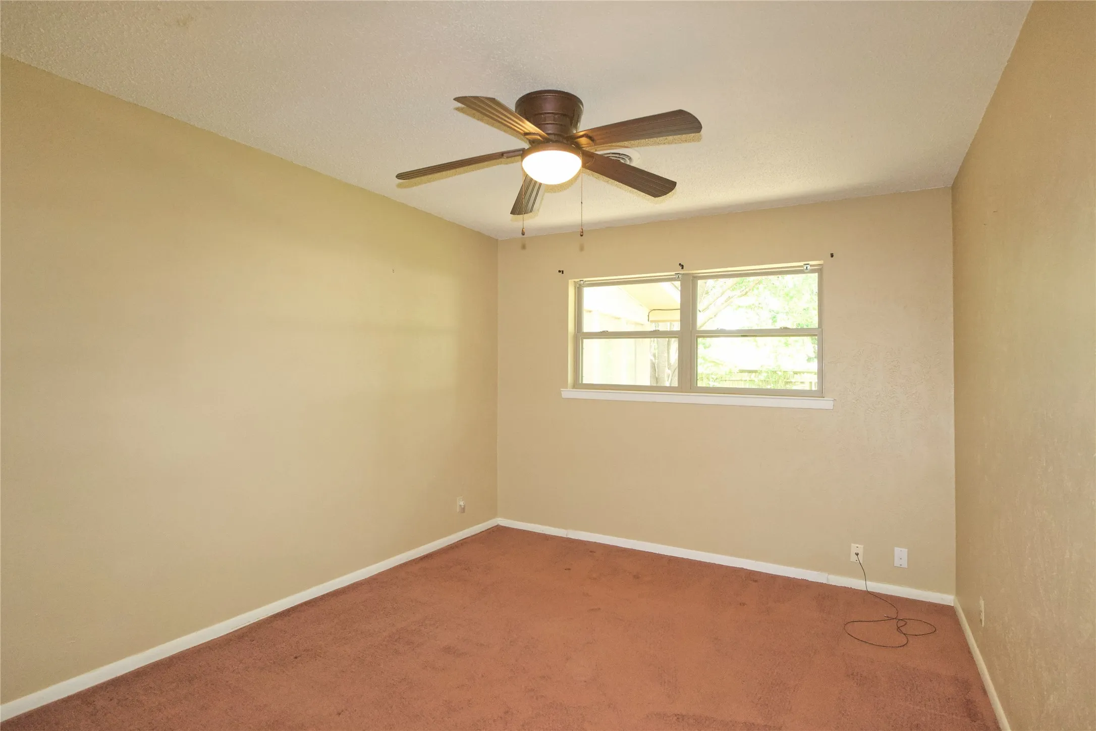Single Family Residence For Sale in Cooke County , 308 Willow Way, Gainesville, Texas 76240, 3 Bedrooms, 2 Bathrooms, 2 Garage spaces, 1,515 Sqft, built in 1973, Price $199,000, mls#21274341, Real Estate Agent in Gainesville, Homes For Sale in Cooke county, Homes For Sale in Gainesville, Realtor in Gainesville Texas, Real Estate Brokerage Independent Realty Texas, Luminita Cordes Realtor