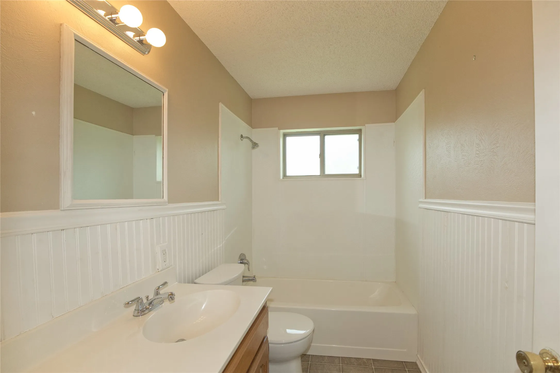 Single Family Residence For Sale in Cooke County , 308 Willow Way, Gainesville, Texas 76240, 3 Bedrooms, 2 Bathrooms, 2 Garage spaces, 1,515 Sqft, built in 1973, Price $199,000, mls#21274341, Real Estate Agent in Gainesville, Homes For Sale in Cooke county, Homes For Sale in Gainesville, Realtor in Gainesville Texas, Real Estate Brokerage Independent Realty Texas, Luminita Cordes Realtor