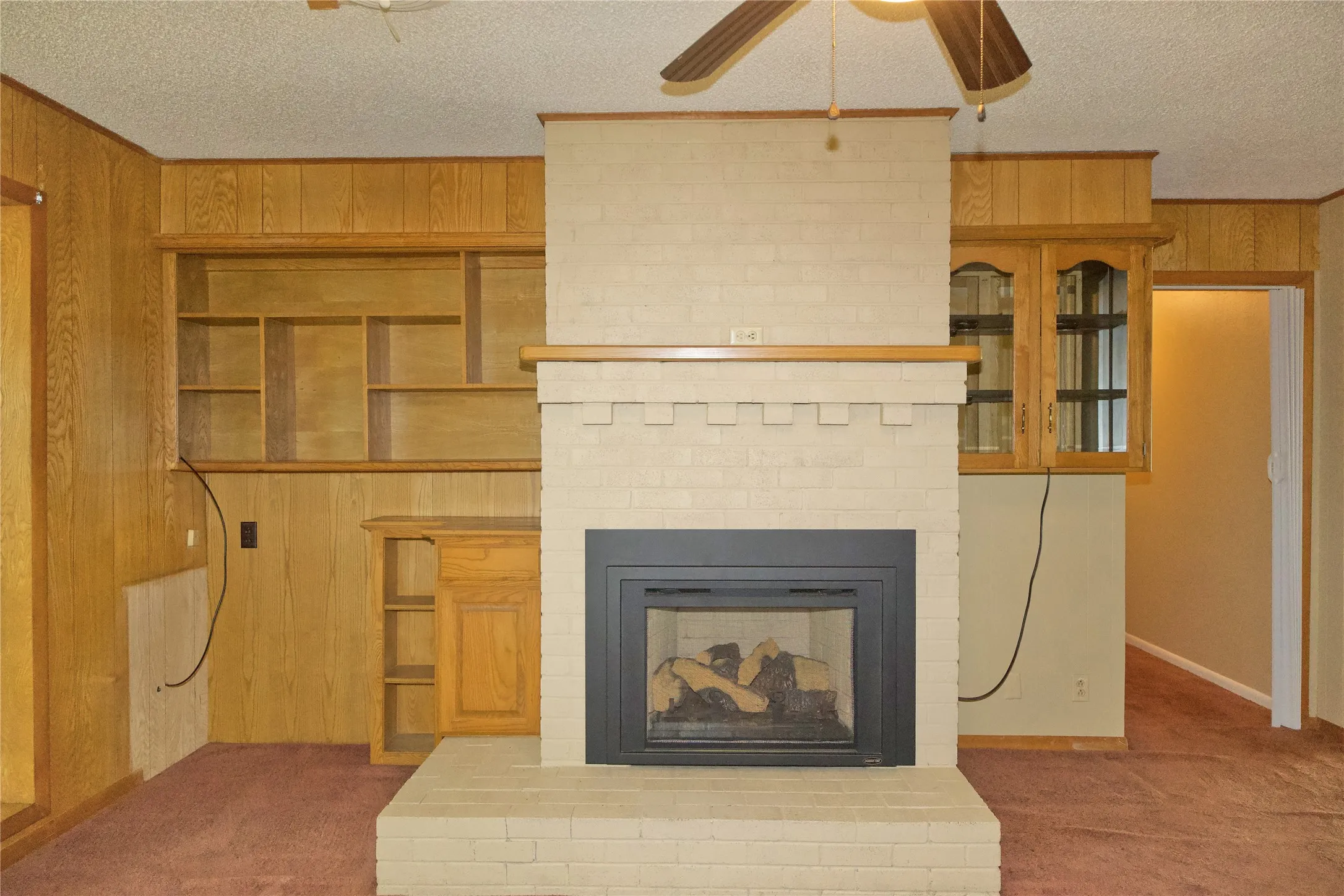 Single Family Residence For Sale in Cooke County , 308 Willow Way, Gainesville, Texas 76240, 3 Bedrooms, 2 Bathrooms, 2 Garage spaces, 1,515 Sqft, built in 1973, Price $199,000, mls#21274341, Real Estate Agent in Gainesville, Homes For Sale in Cooke county, Homes For Sale in Gainesville, Realtor in Gainesville Texas, Real Estate Brokerage Independent Realty Texas, Luminita Cordes Realtor