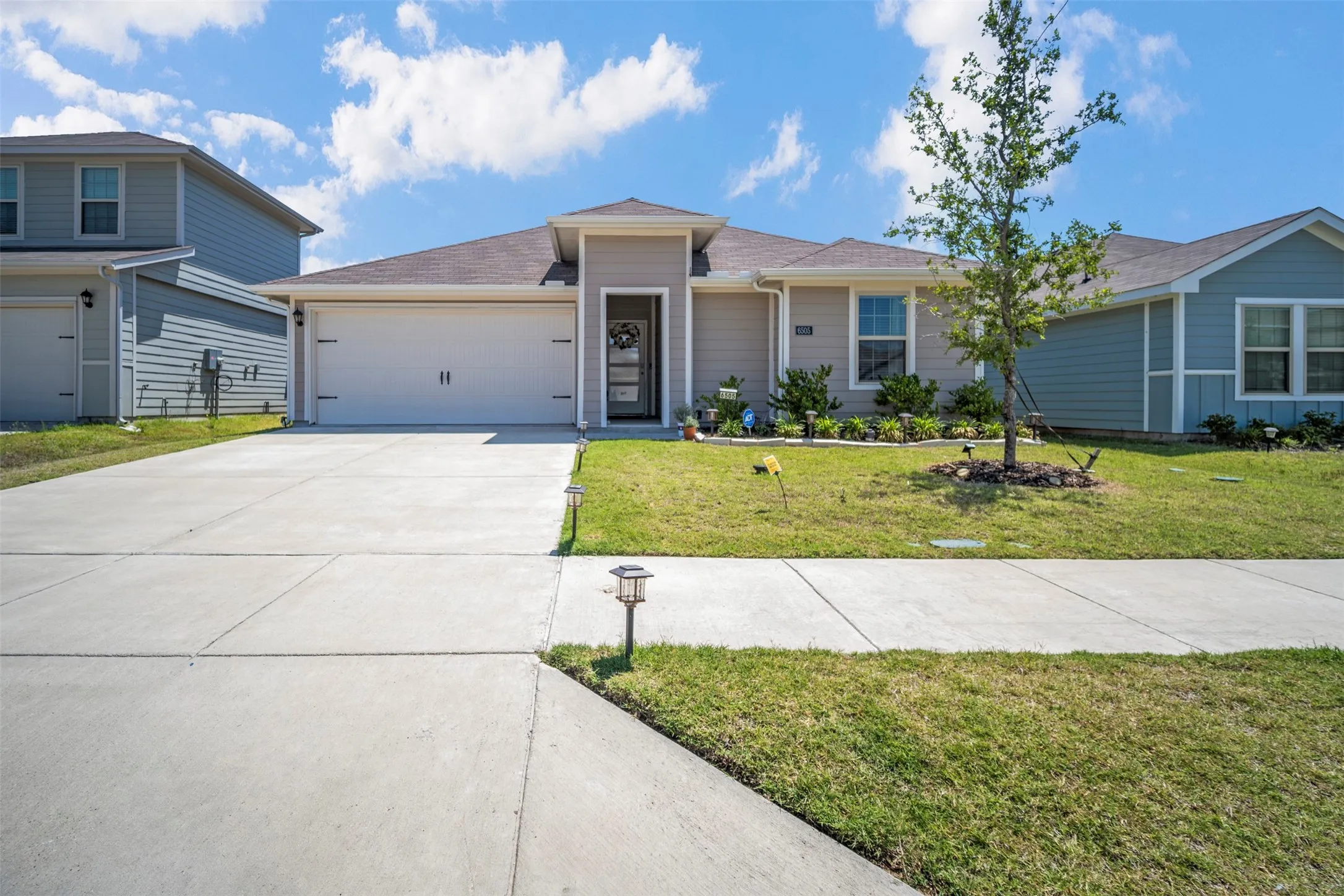 Single Family Residence For Sale in Collin County , 6505 Shoreline Lane, Princeton, Texas 75407, 3 Bedroom, 2 Bathroom, 2 Garage spaces, 1,285 Sqft, built in 2023, mls#21276057, Real Estate Agent in Princeton, Homes For Sale in Collin county, Homes For Sale in Princeton, Realtor in Princeton Texas, Real Estate Brokerage Independent Realty Texas, Luminita Cordes Realtor