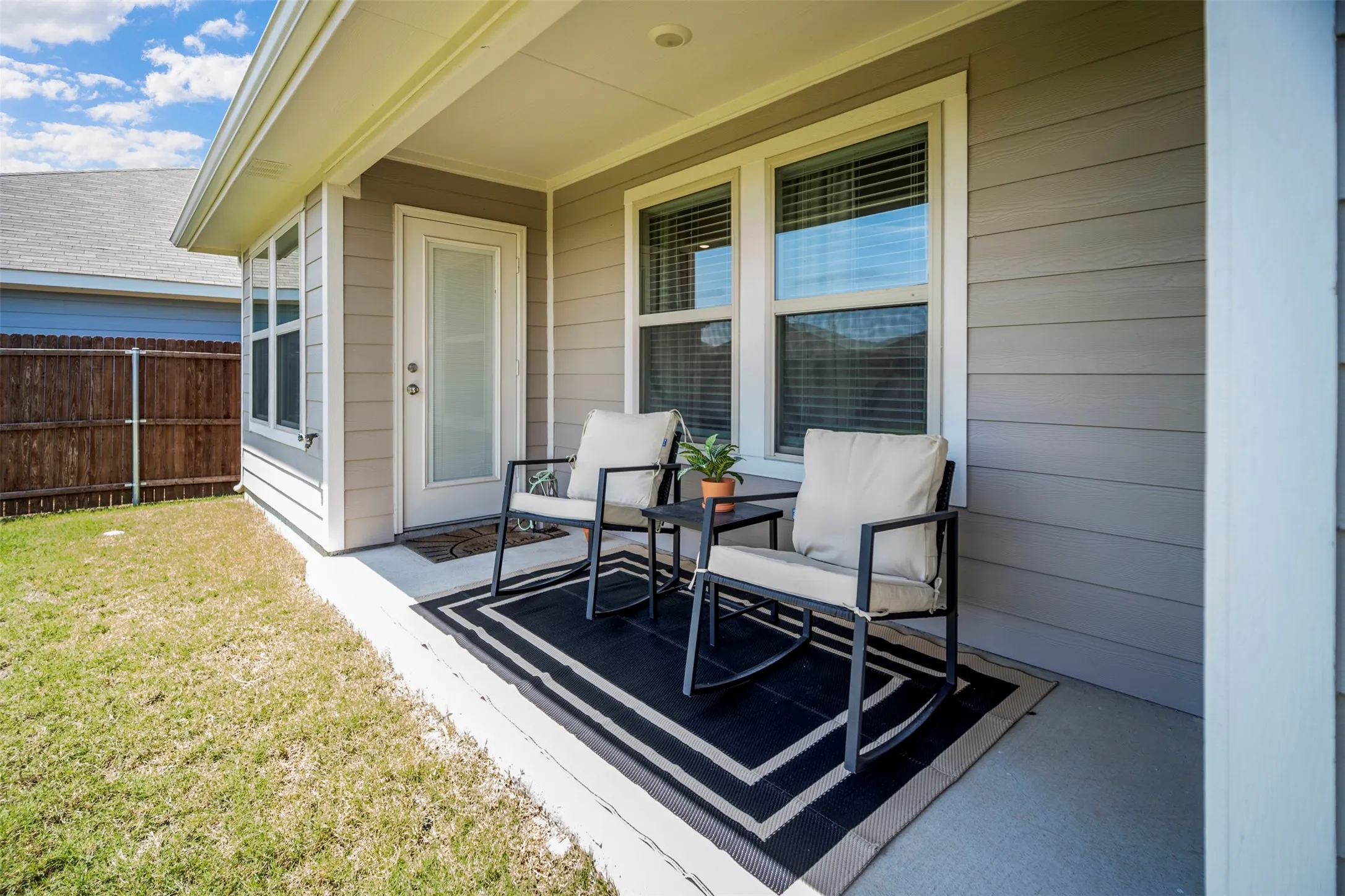 Single Family Residence For Sale in Collin County , 6505 Shoreline Lane, Princeton, Texas 75407, 3 Bedroom, 2 Bathroom, 2 Garage spaces, 1,285 Sqft, built in 2023, mls#21276057, Real Estate Agent in Princeton, Homes For Sale in Collin county, Homes For Sale in Princeton, Realtor in Princeton Texas, Real Estate Brokerage Independent Realty Texas, Luminita Cordes Realtor