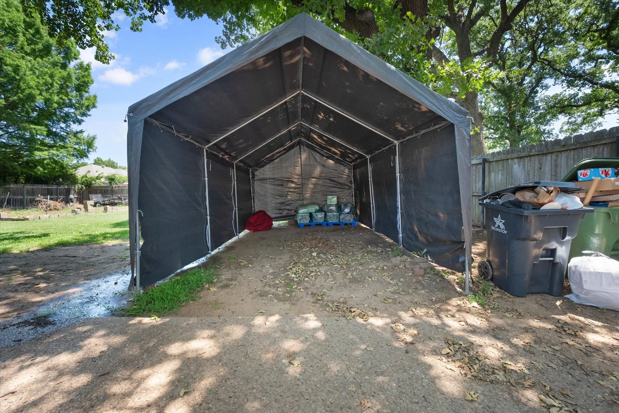 Single Family Residence For Sale in Tarrant County , 4917 Wareham Drive, Arlington, Texas 76017, 4 Bedroom, 4 Bathroom, 2 Garage spaces, 3,048 Sqft, built in 1987, mls#21257887, Real Estate Agent in Arlington, Homes For Sale in Tarrant county, Homes For Sale in Arlington, Realtor in Arlington Texas, Real Estate Brokerage Independent Realty Texas, Luminita Cordes Realtor